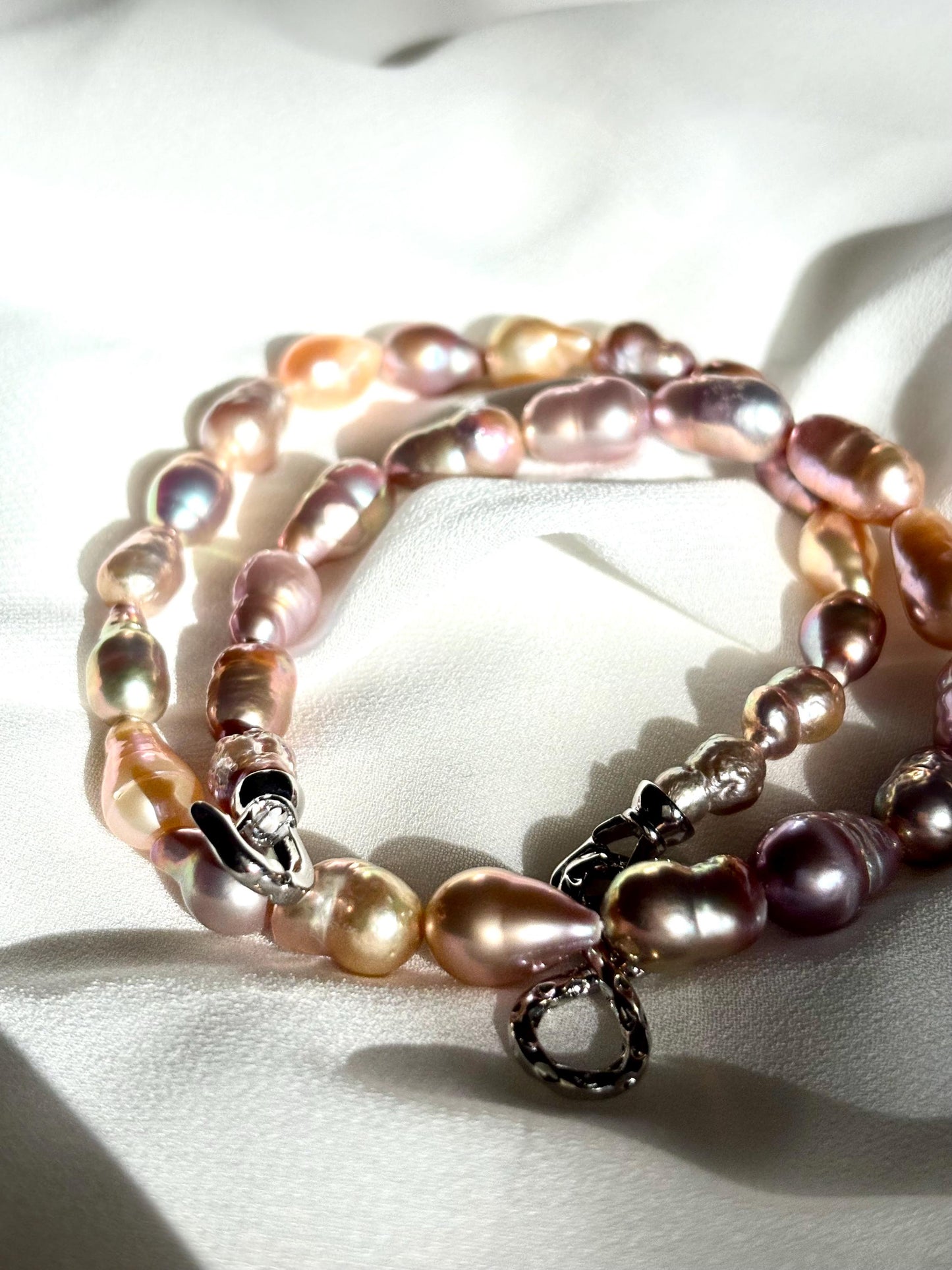 Aurora Drift – Iridescent Teardrop Baroque Pearl Necklace