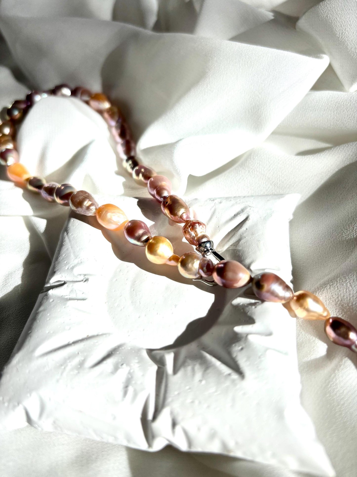 Aurora Drift – Iridescent Teardrop Baroque Pearl Necklace