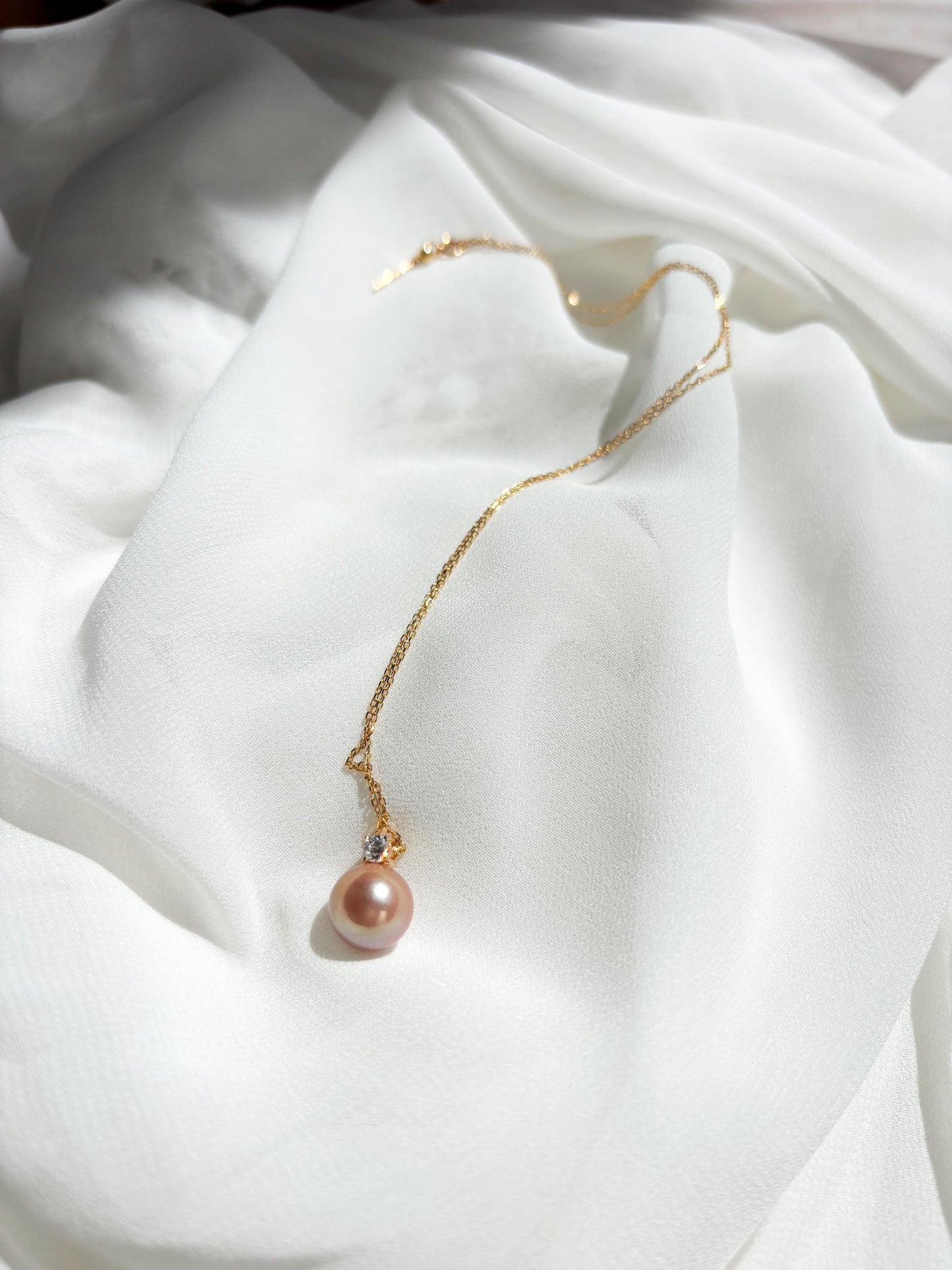 Celestial Bloom – Apricot Iridescence Pearl & Moissanite Pendant Necklace (AAA Luster) 925 Sterling Silver