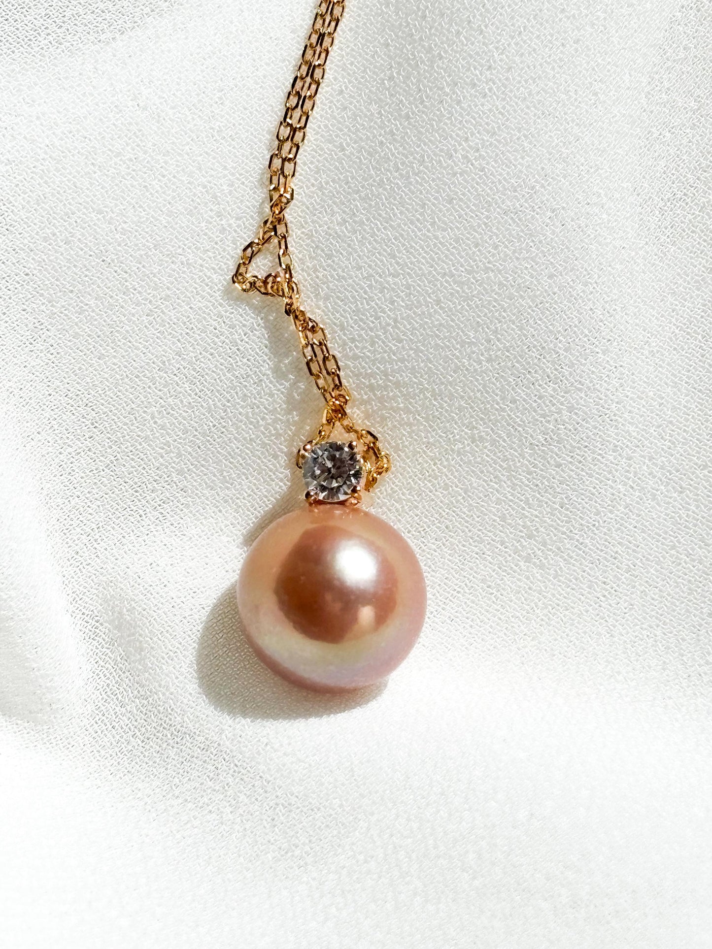 Celestial Bloom – Apricot Iridescence Pearl & Moissanite Pendant Necklace (AAA Luster) 925 Sterling Silver