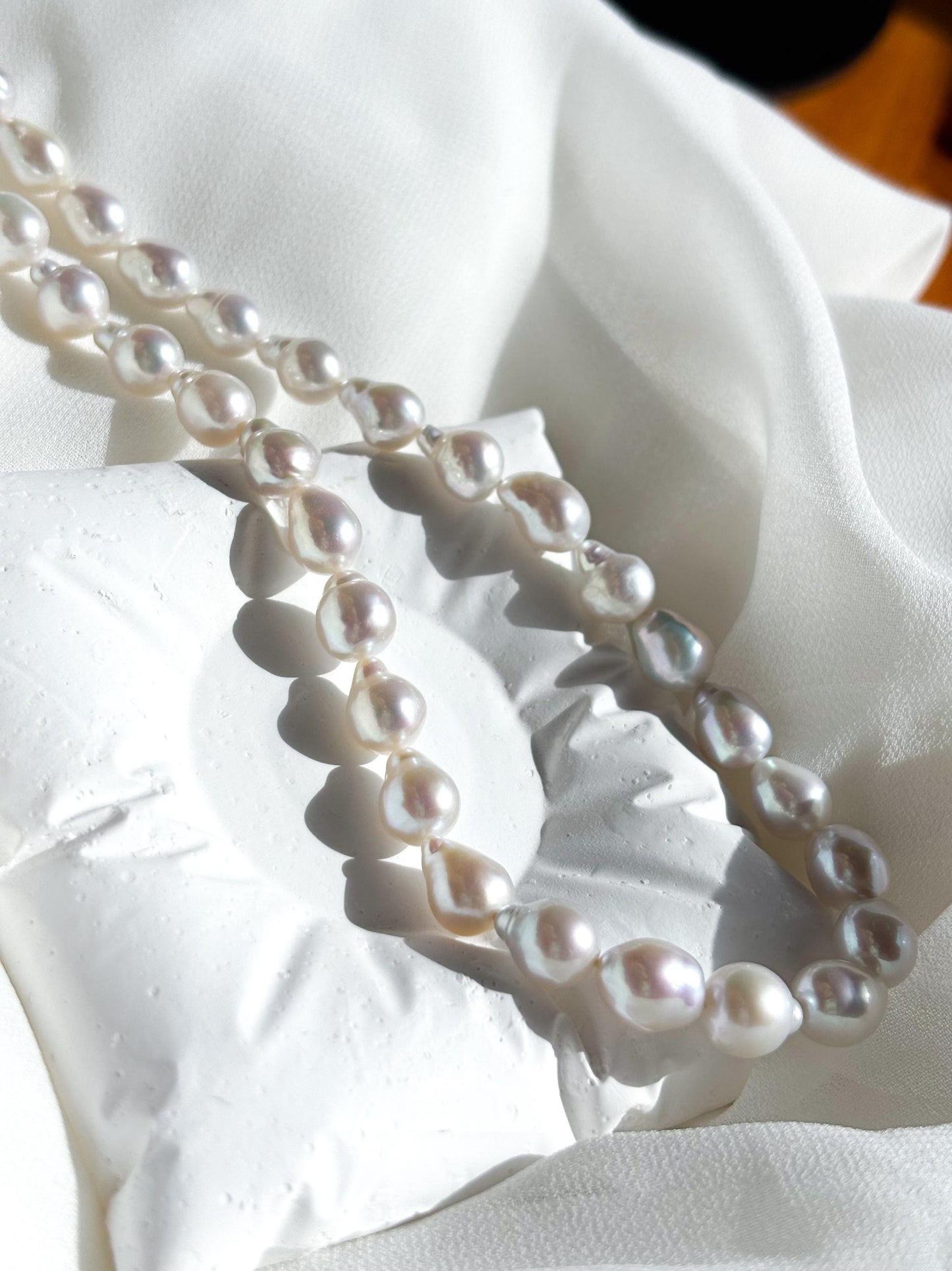 Moonlit Dew – White Baroque Teardrop Pearl Necklace (AAA Luster)