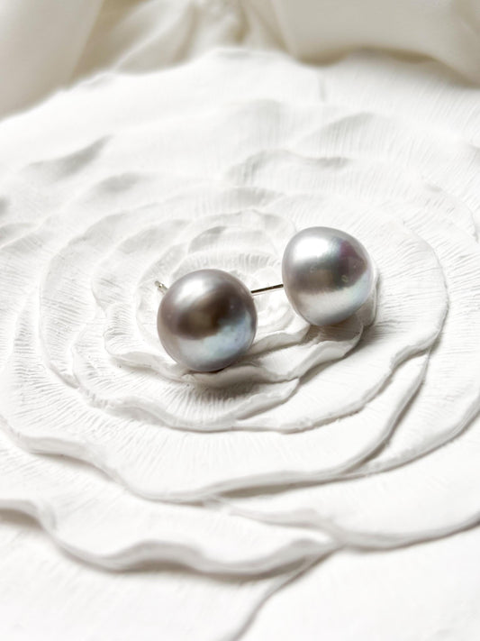 Moonlit Dew – Matte Grey Baroque Pearl Stud Earrings