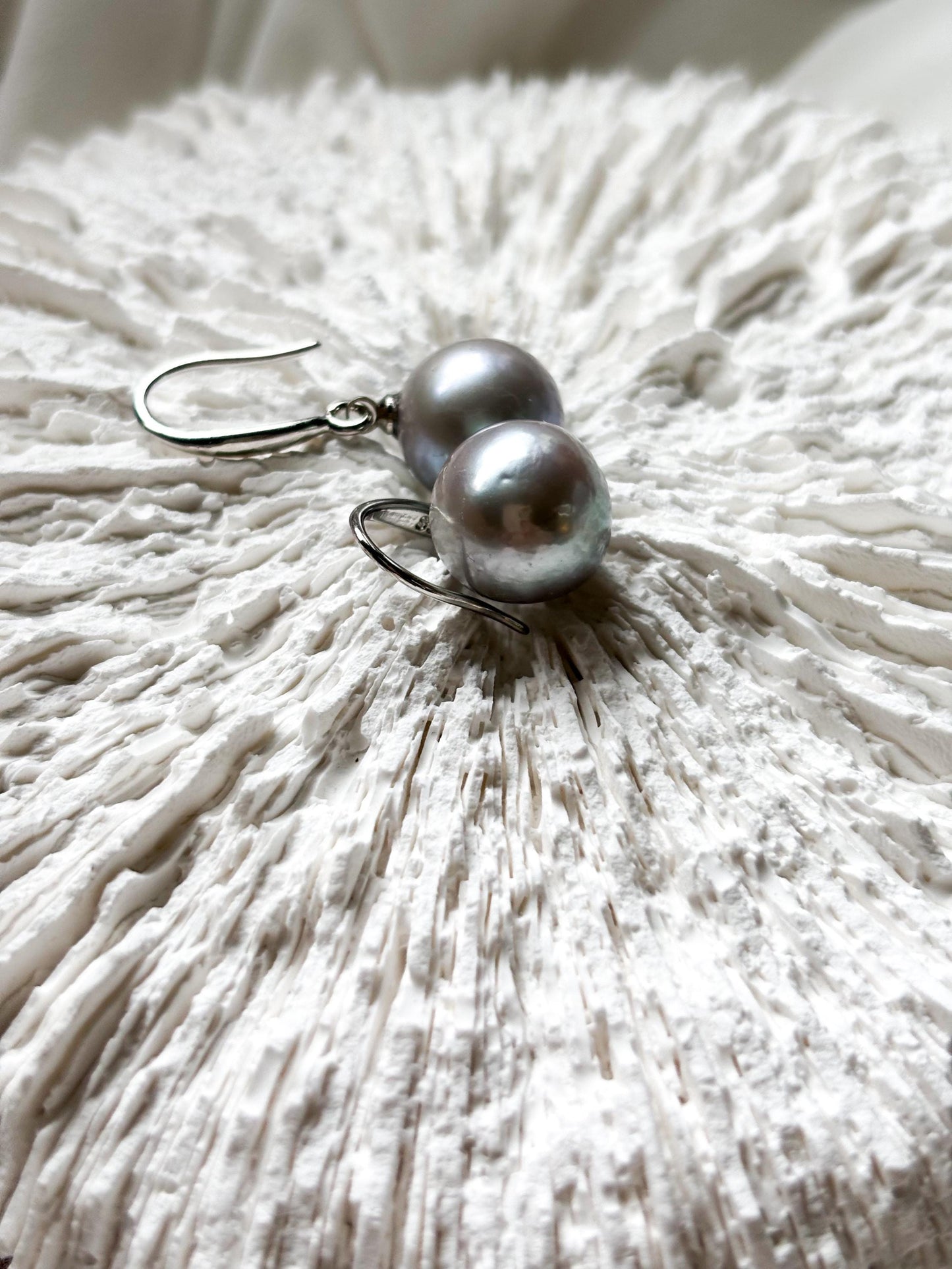Silver Fern – 11mm Grey Baroque Pearl Drop Earrings