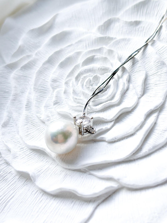 Royal Grace – White Pearl & Moissanite Solitaire Necklace