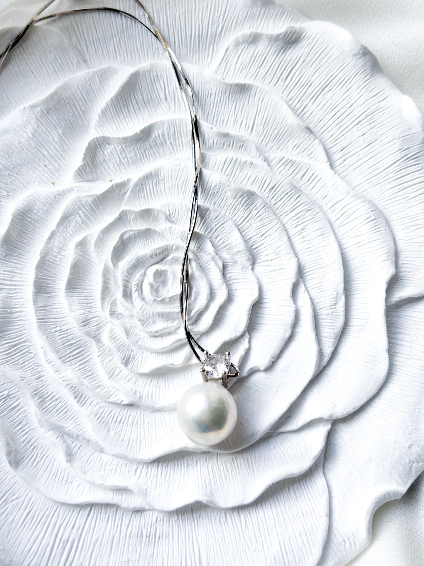 Royal Grace – White Pearl & Moissanite Solitaire Necklace