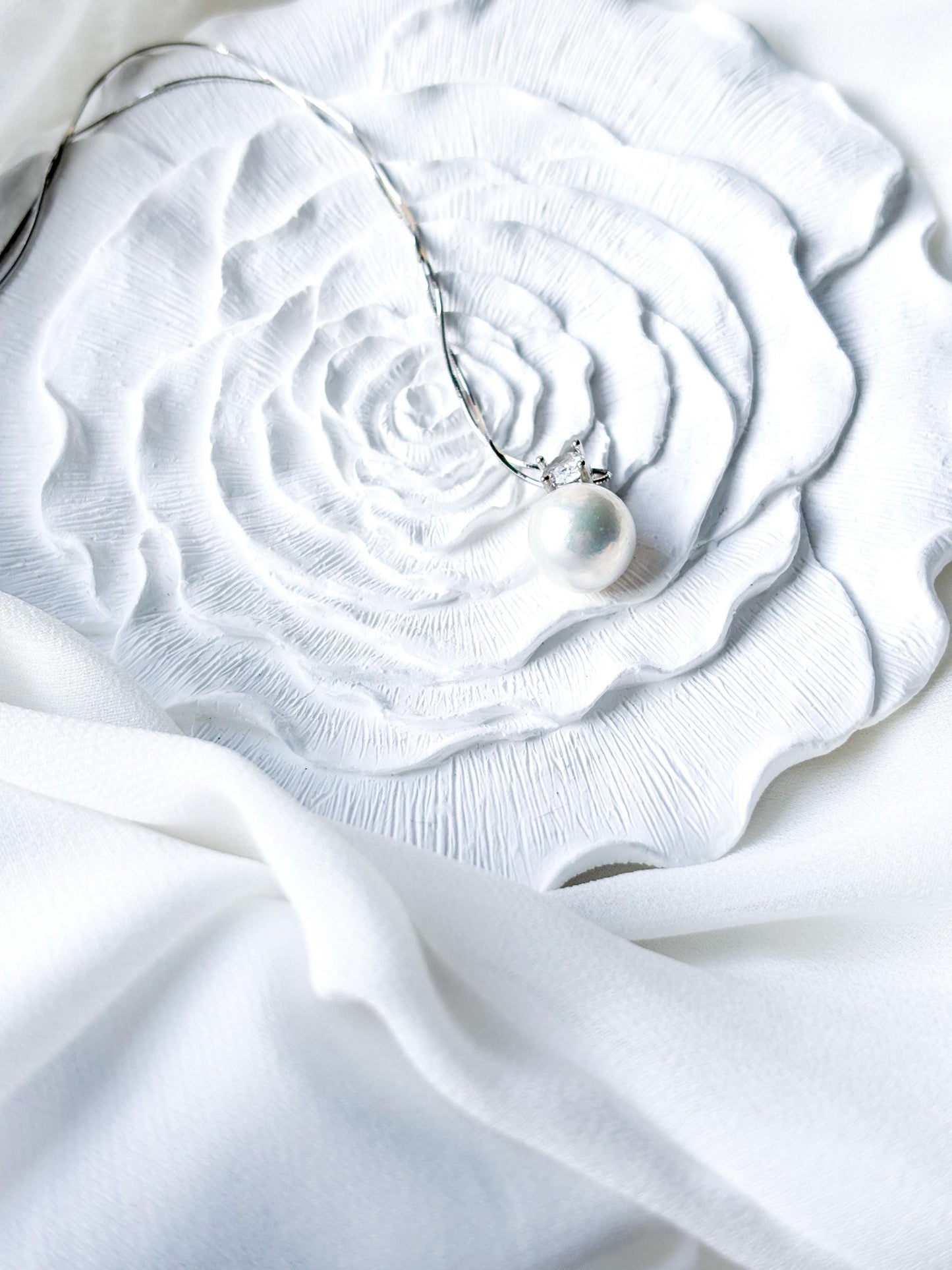 Royal Grace – White Pearl & Moissanite Solitaire Necklace