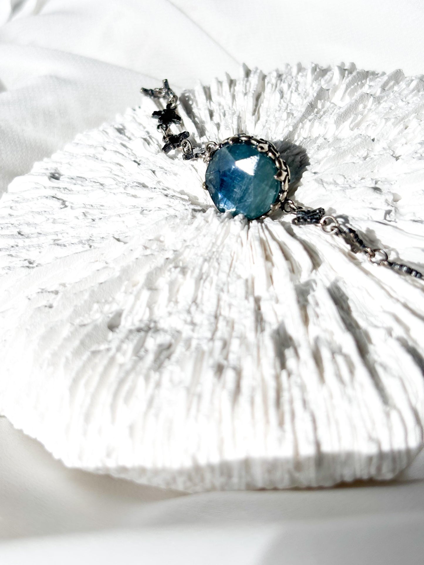 Starlit Echo – Vintage Blue Kyanite Bracelet