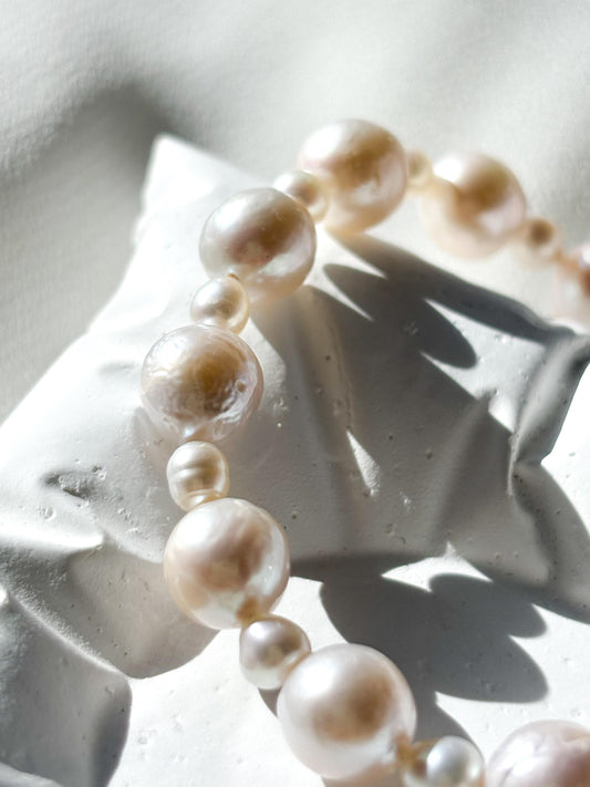 Ethereal Glow – White Freshwater Pearl Bracelet