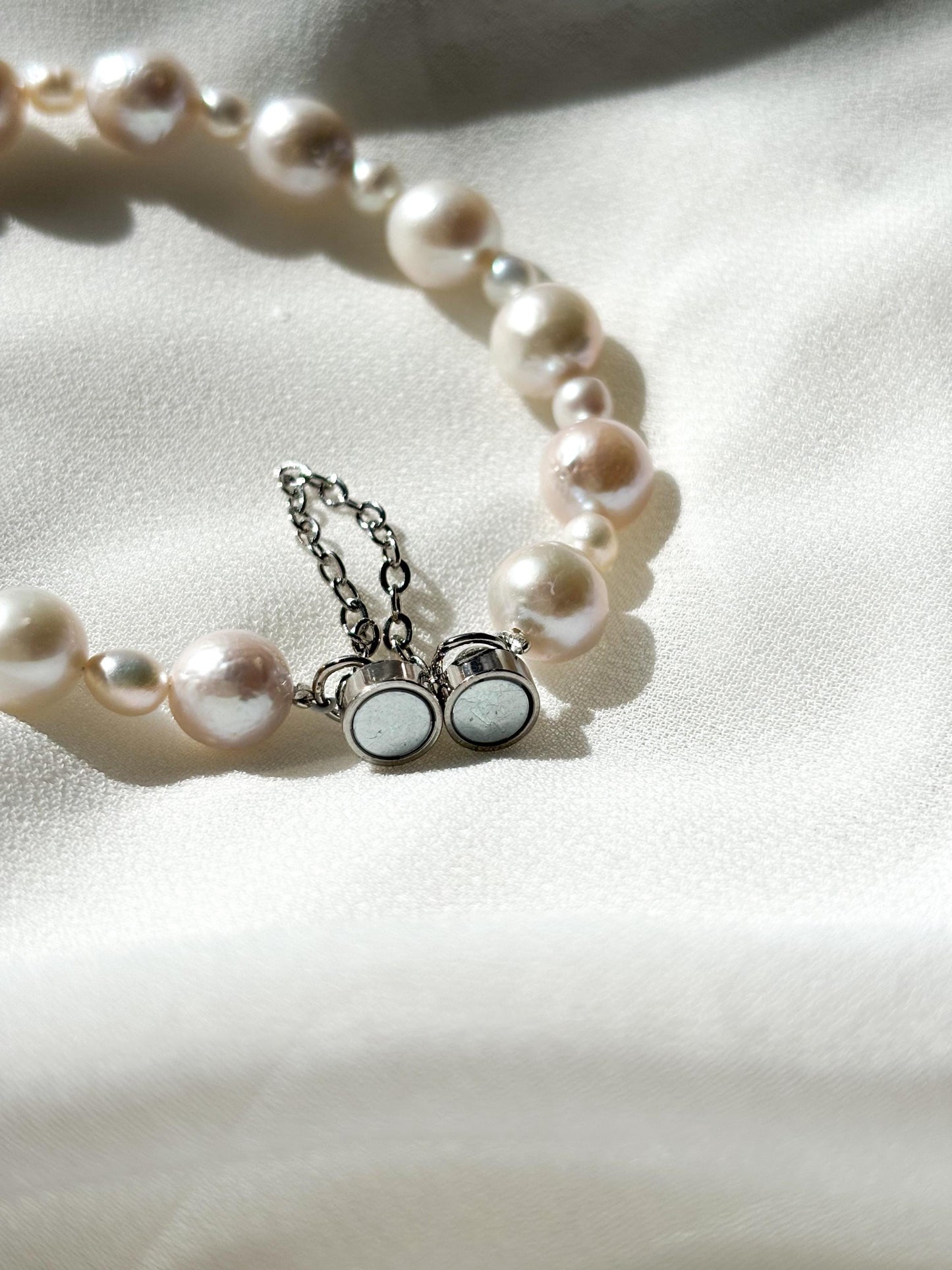 Ethereal Glow – White Freshwater Pearl Bracelet