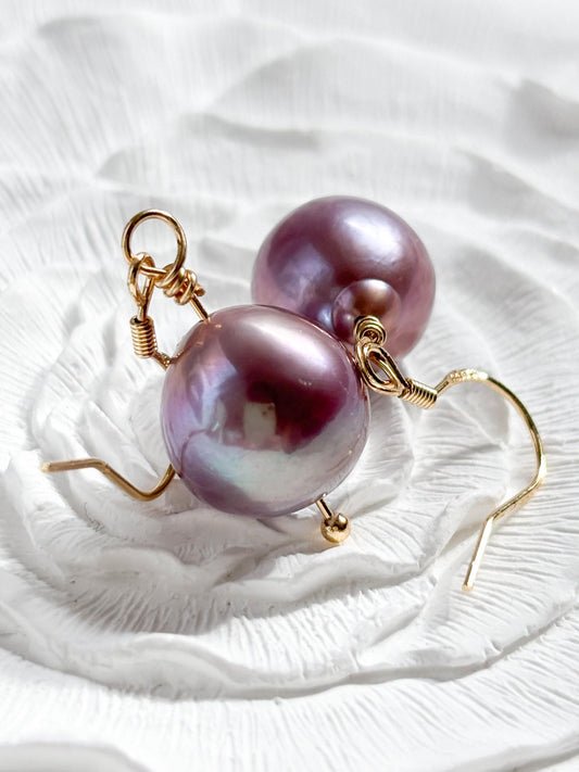 Blueberry Bubble Gum – Gold-Plated Edison Pearl Dangling Earrings