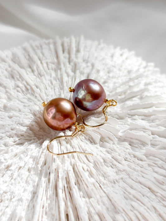 Twilight Harmony – Gold-Plated Edison Pearl Dangling Earrings