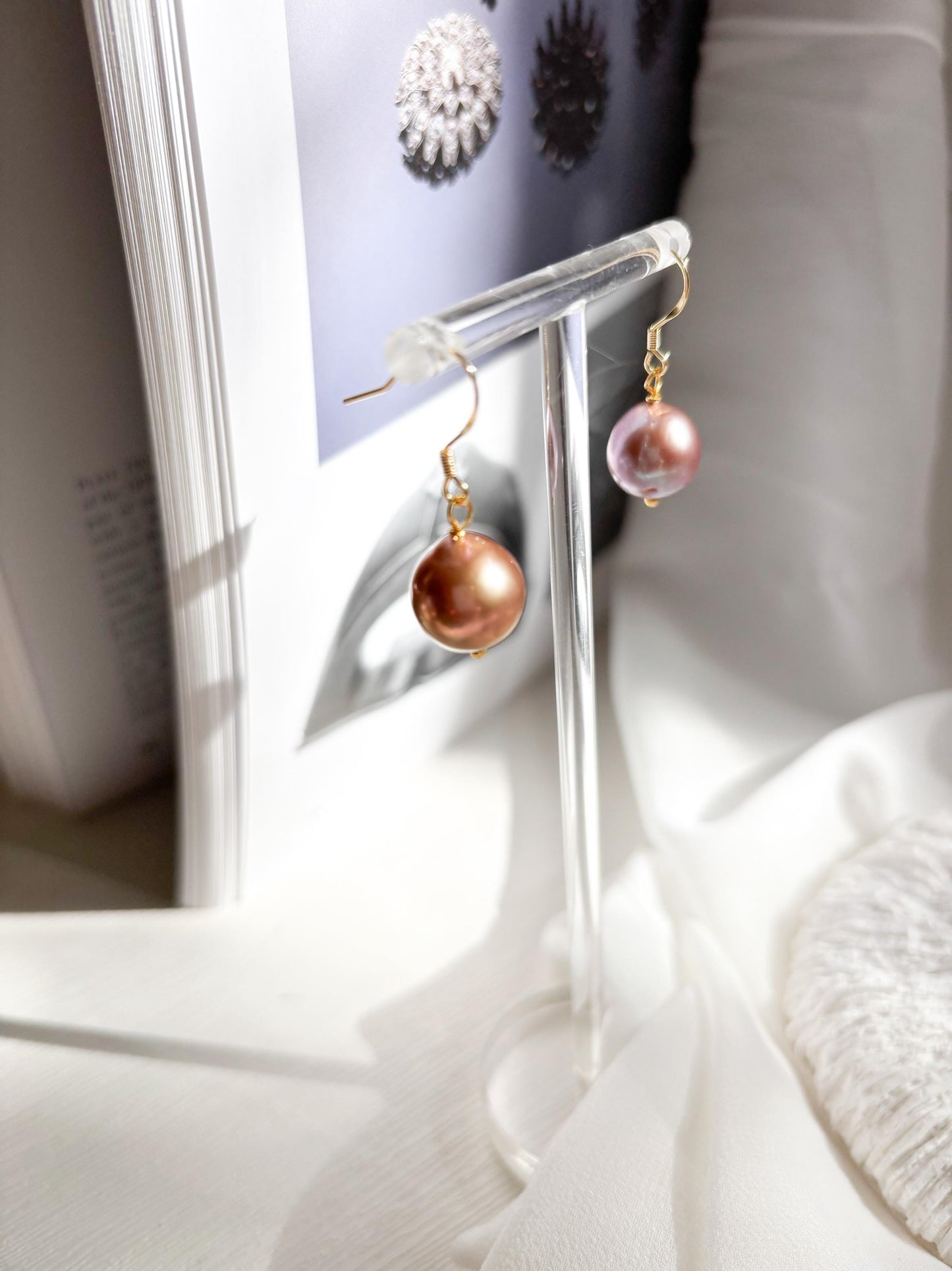 Twilight Harmony – Gold-Plated Edison Pearl Dangling Earrings