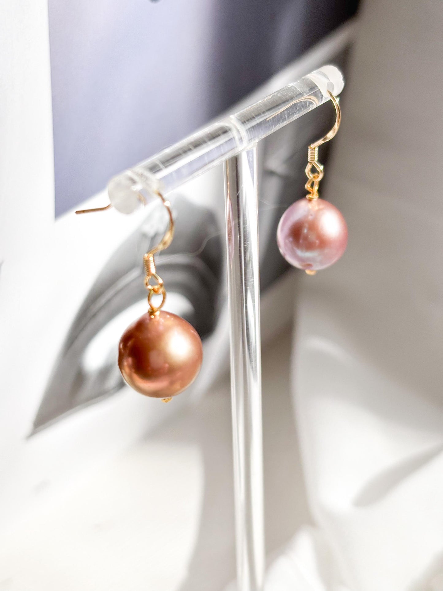 Twilight Harmony – Gold-Plated Edison Pearl Dangling Earrings