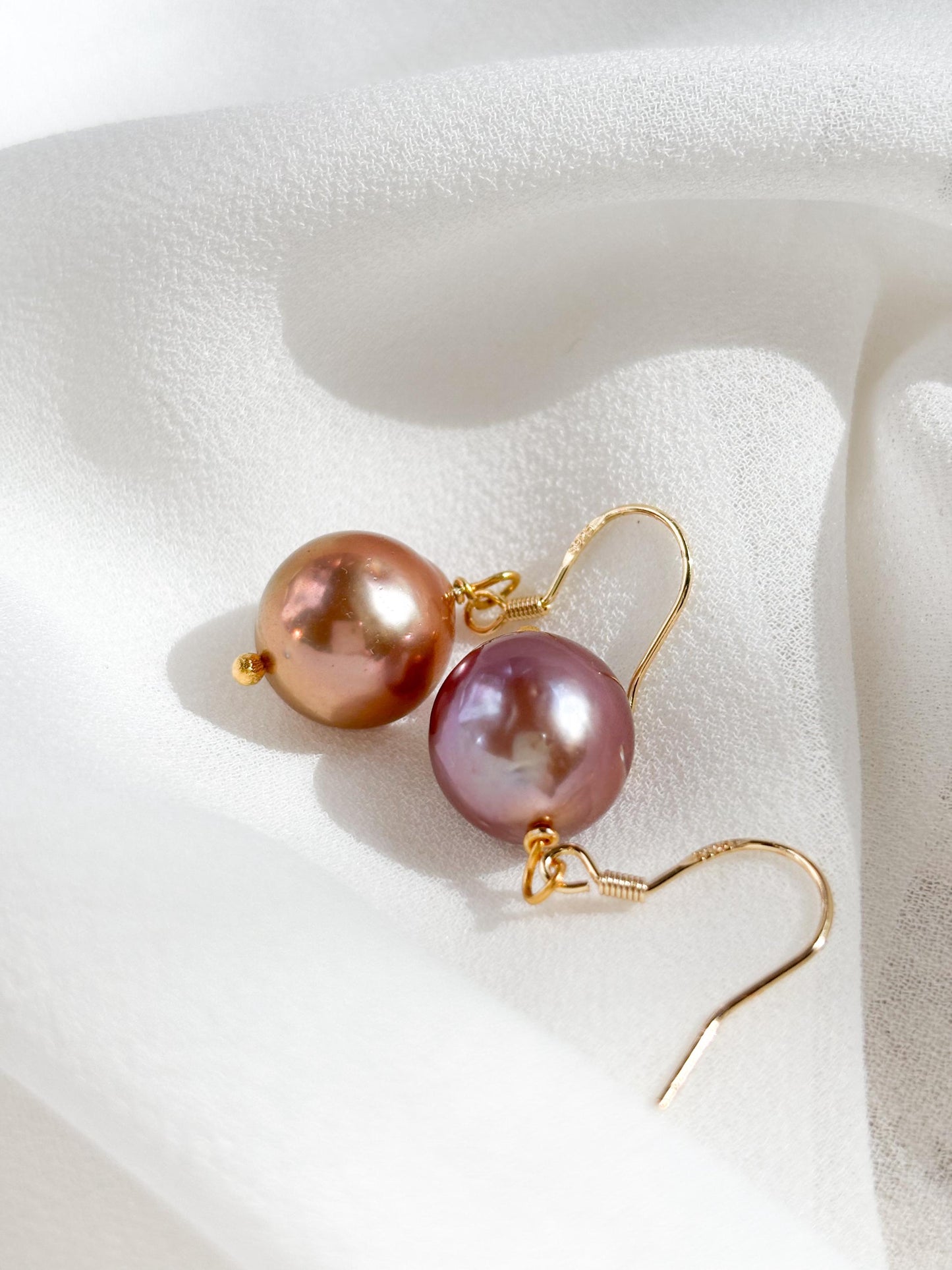 Twilight Harmony – Gold-Plated Edison Pearl Dangling Earrings