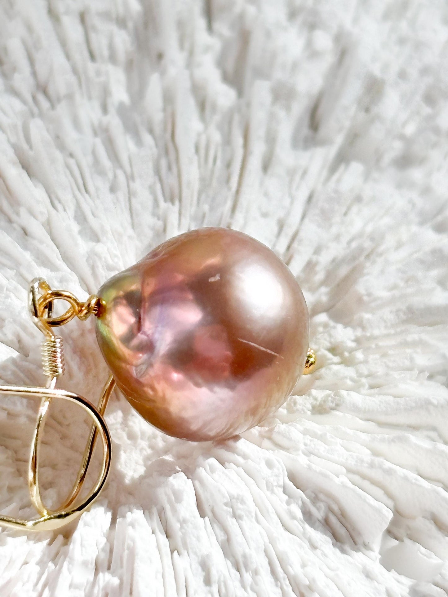 Sunset Glow – Gold-Plated Edison Pearl Dangling Earrings
