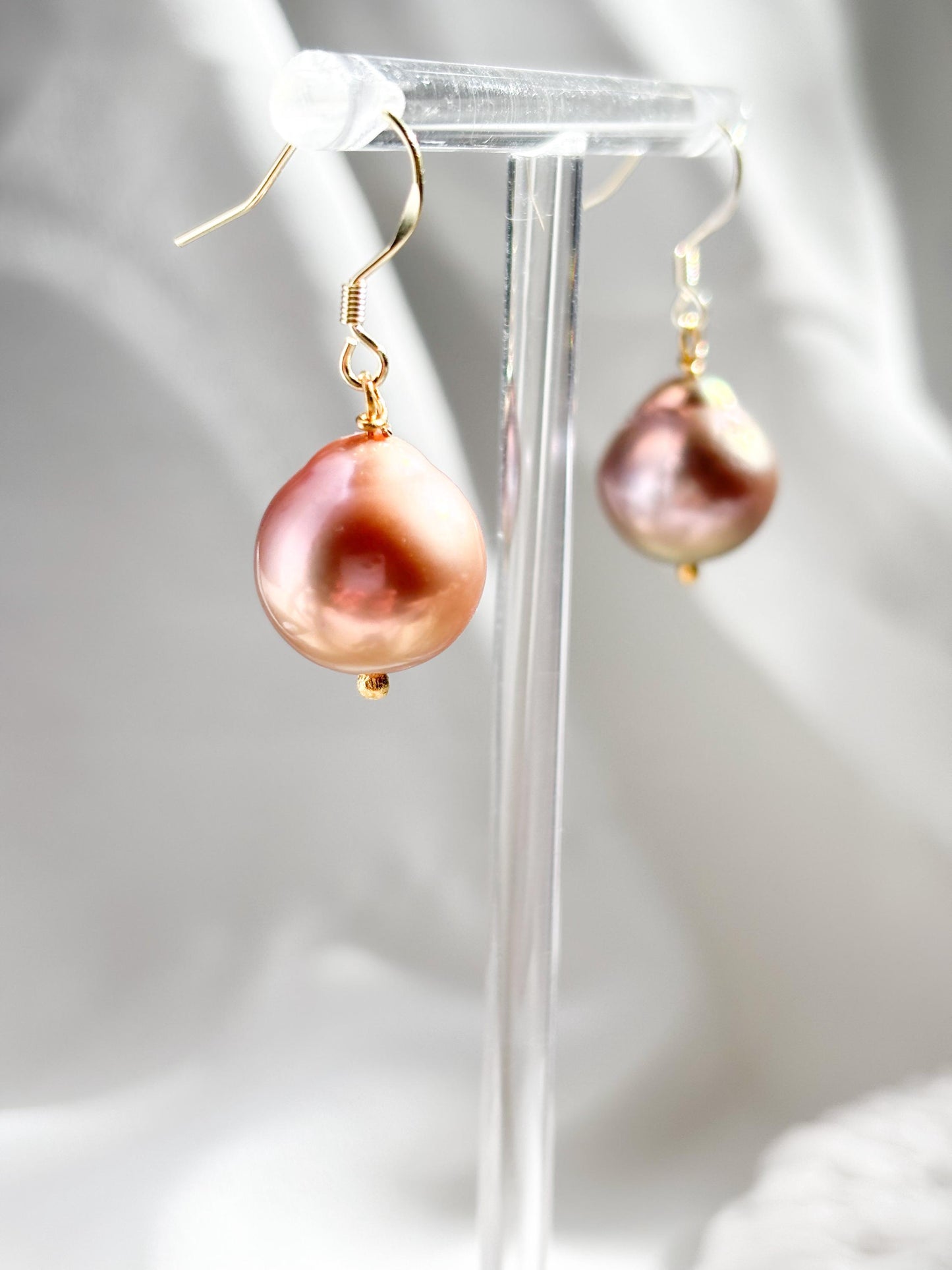 Sunset Glow – Gold-Plated Edison Pearl Dangling Earrings
