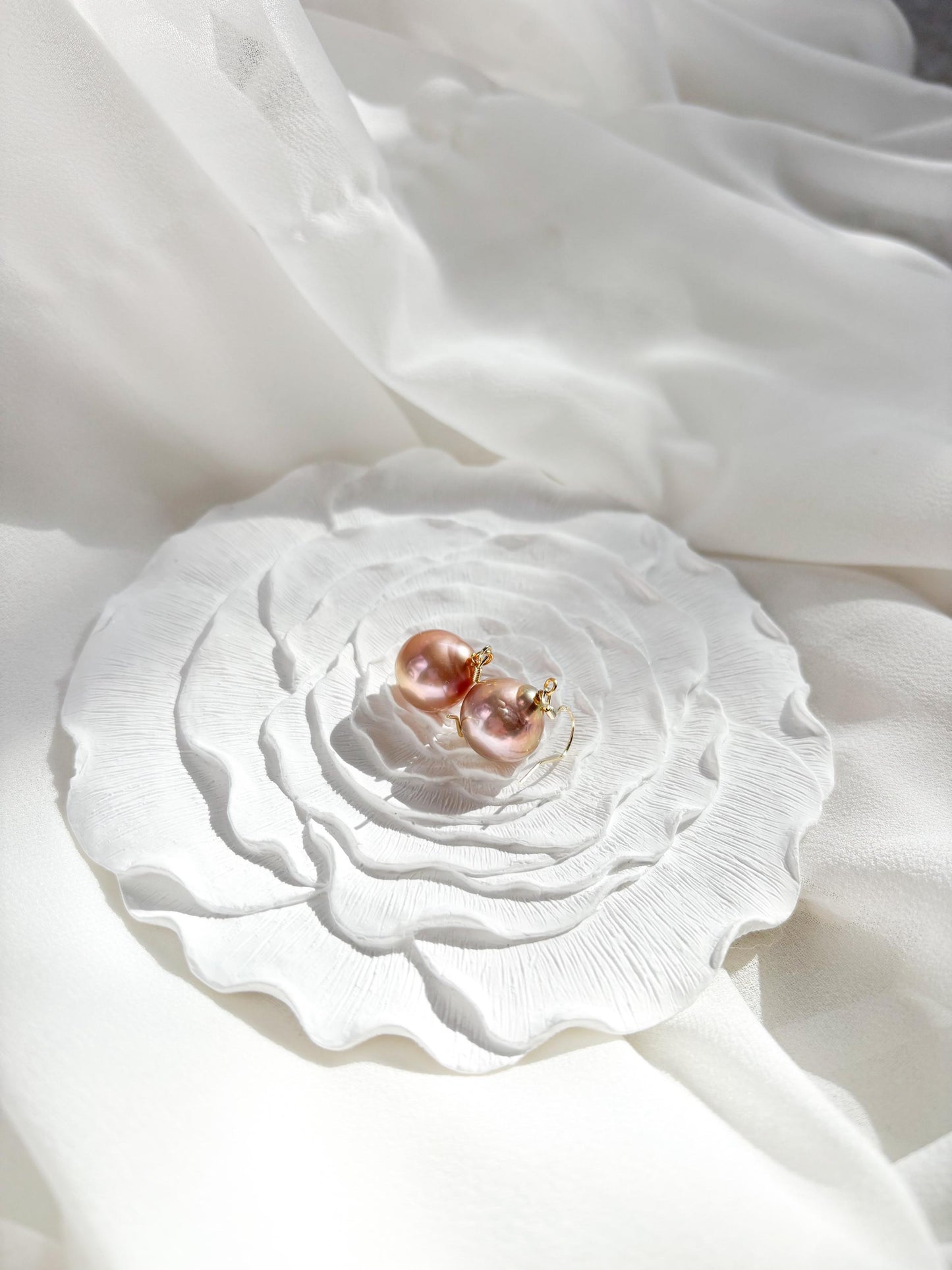 Sunset Glow – Gold-Plated Edison Pearl Dangling Earrings