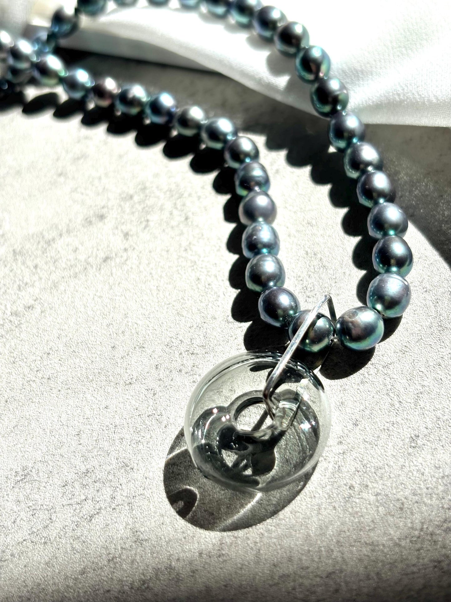 Midnight Aura – Tahitian Pearl Necklace & Earring Set