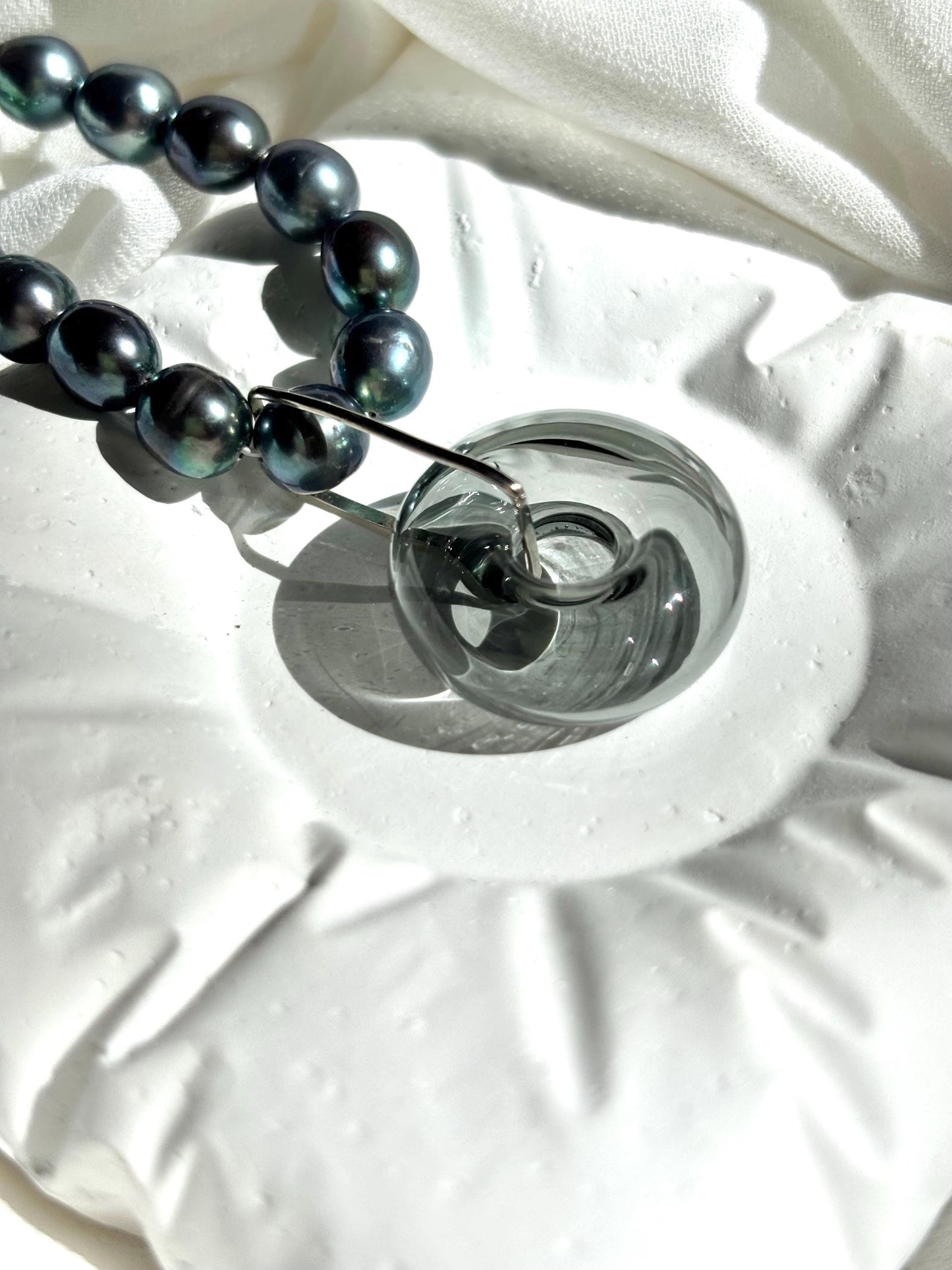 Midnight Aura – Tahitian Pearl Necklace & Earring Set