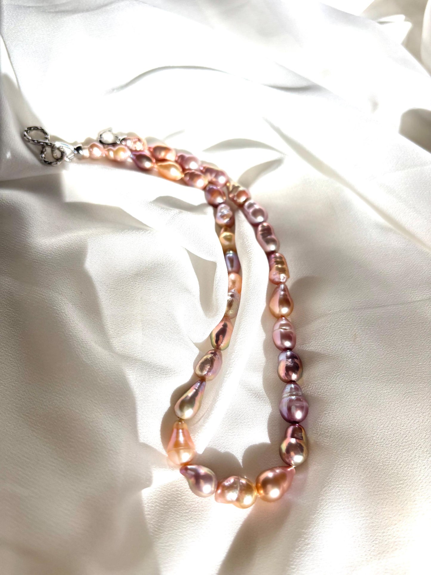 Aurora Drift – Iridescent Teardrop Baroque Pearl Necklace