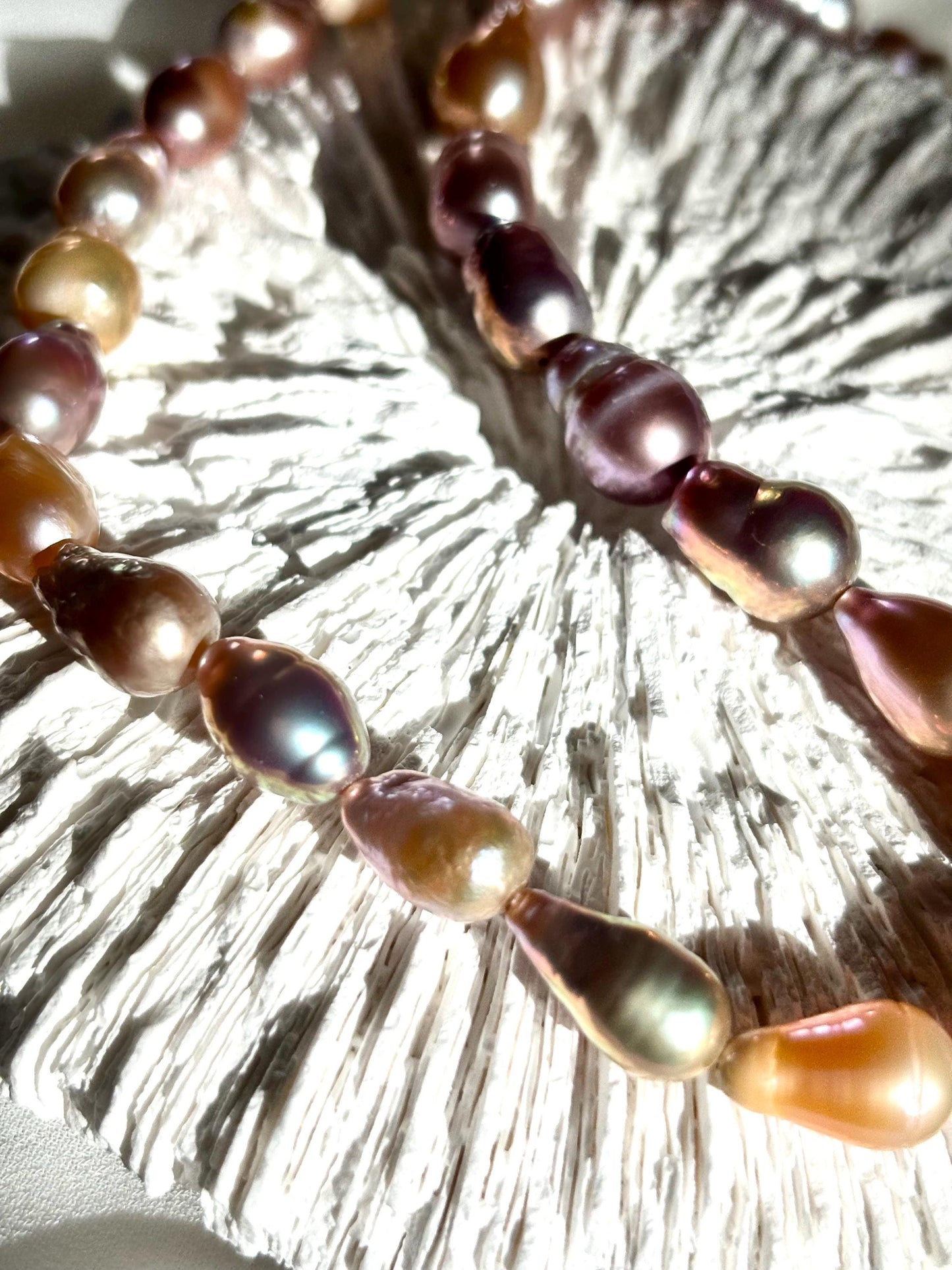 Aurora Drift – Iridescent Teardrop Baroque Pearl Necklace
