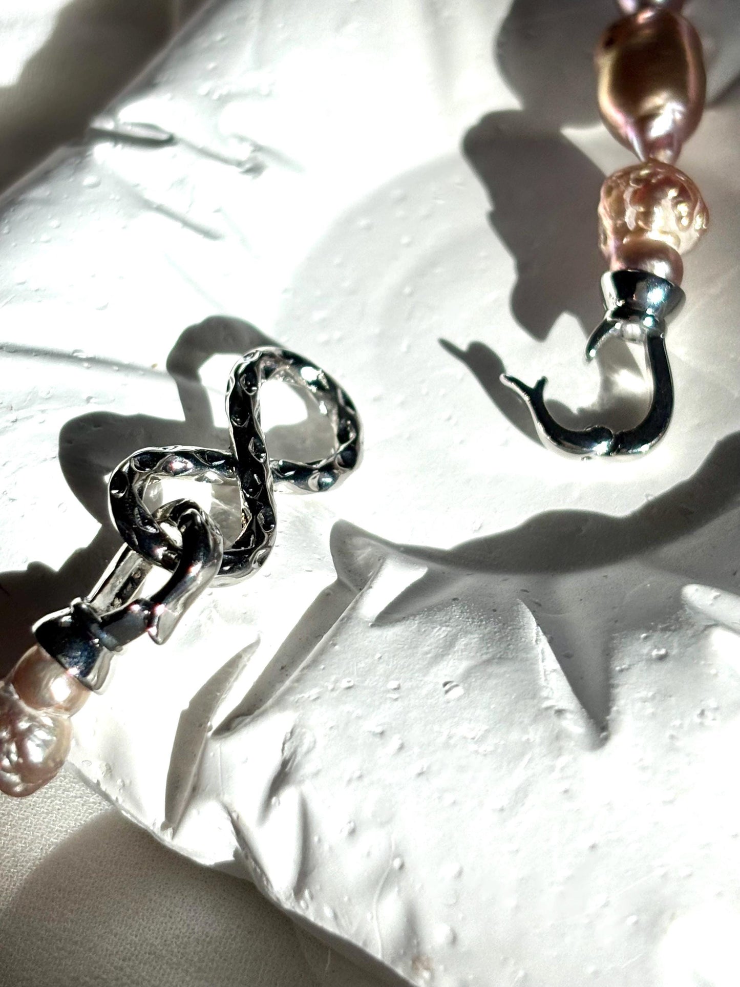 Aurora Drift – Iridescent Teardrop Baroque Pearl Necklace