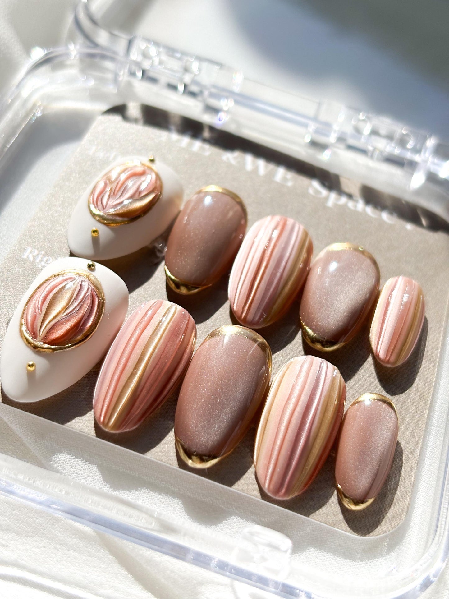 Desert Rose Glow – Sandy Pink Cat Eye & Gold Line Press-On Nails