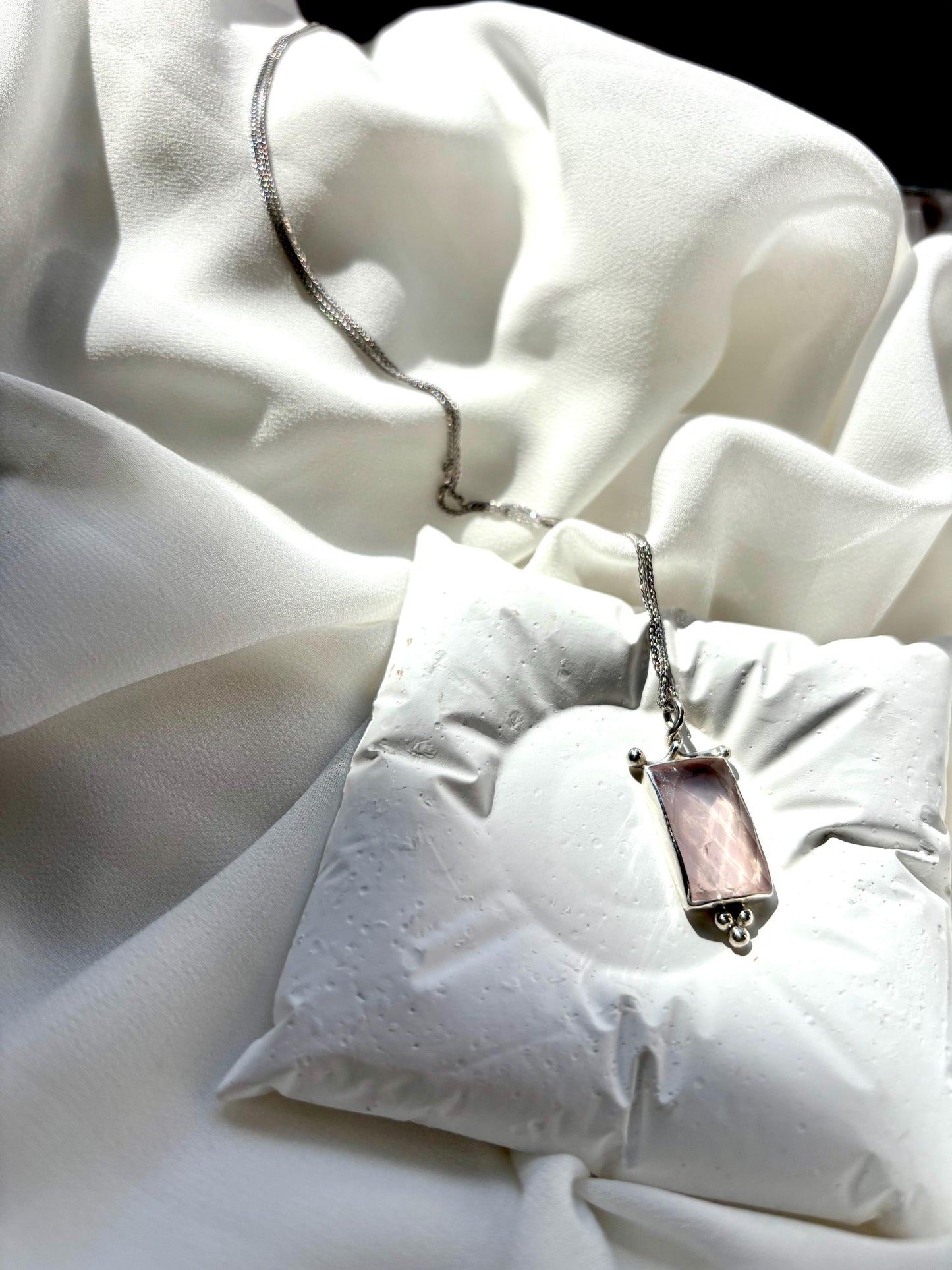 Rosé Key – Rose Quartz Antique Pendant Necklace
