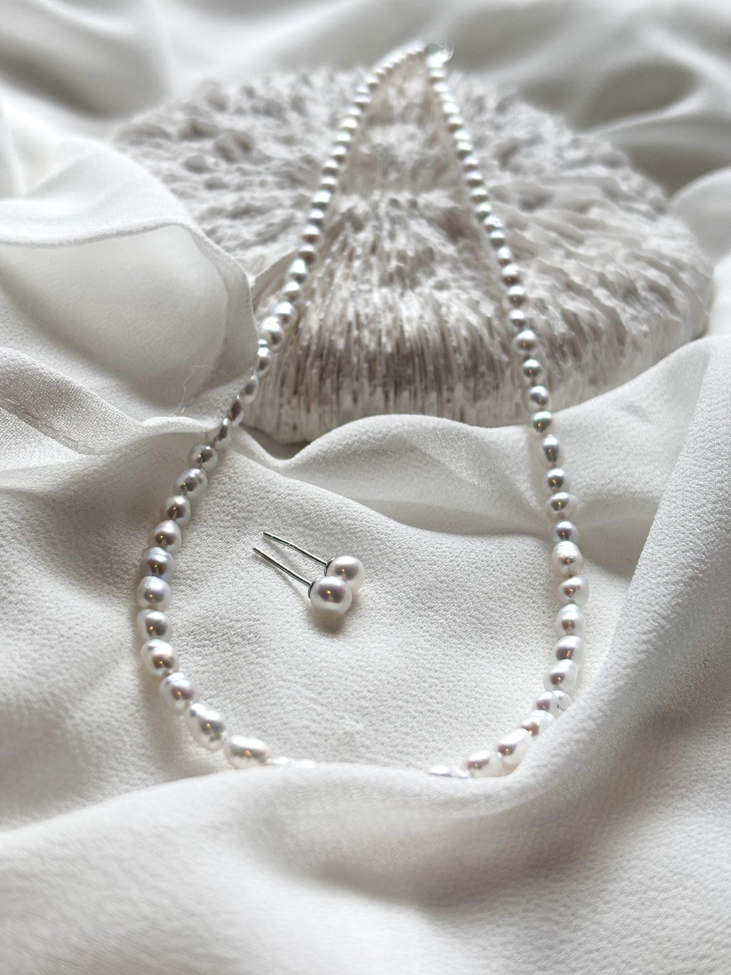 A Delicate Tribute to Unwavering Love – Freshwater Pearl Necklace & Stud Earrings Set