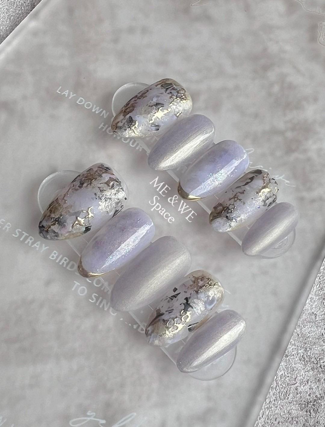 Mystic purple and gold press-on nail