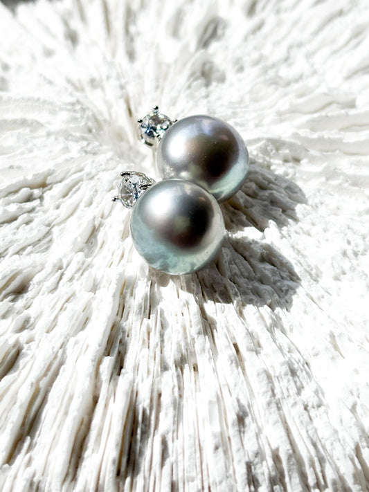 Celestial Grace – 12.5mm Grey Pearl & Moissanite Crown Stud Earrings