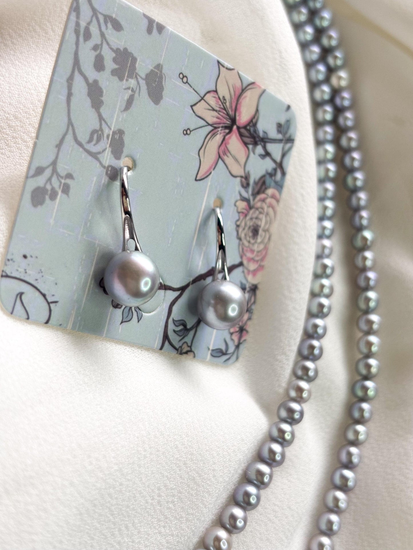 Moonlit Mist – Grey Pearl Necklace & Earrings Set – A Gift of Grace and Radiance