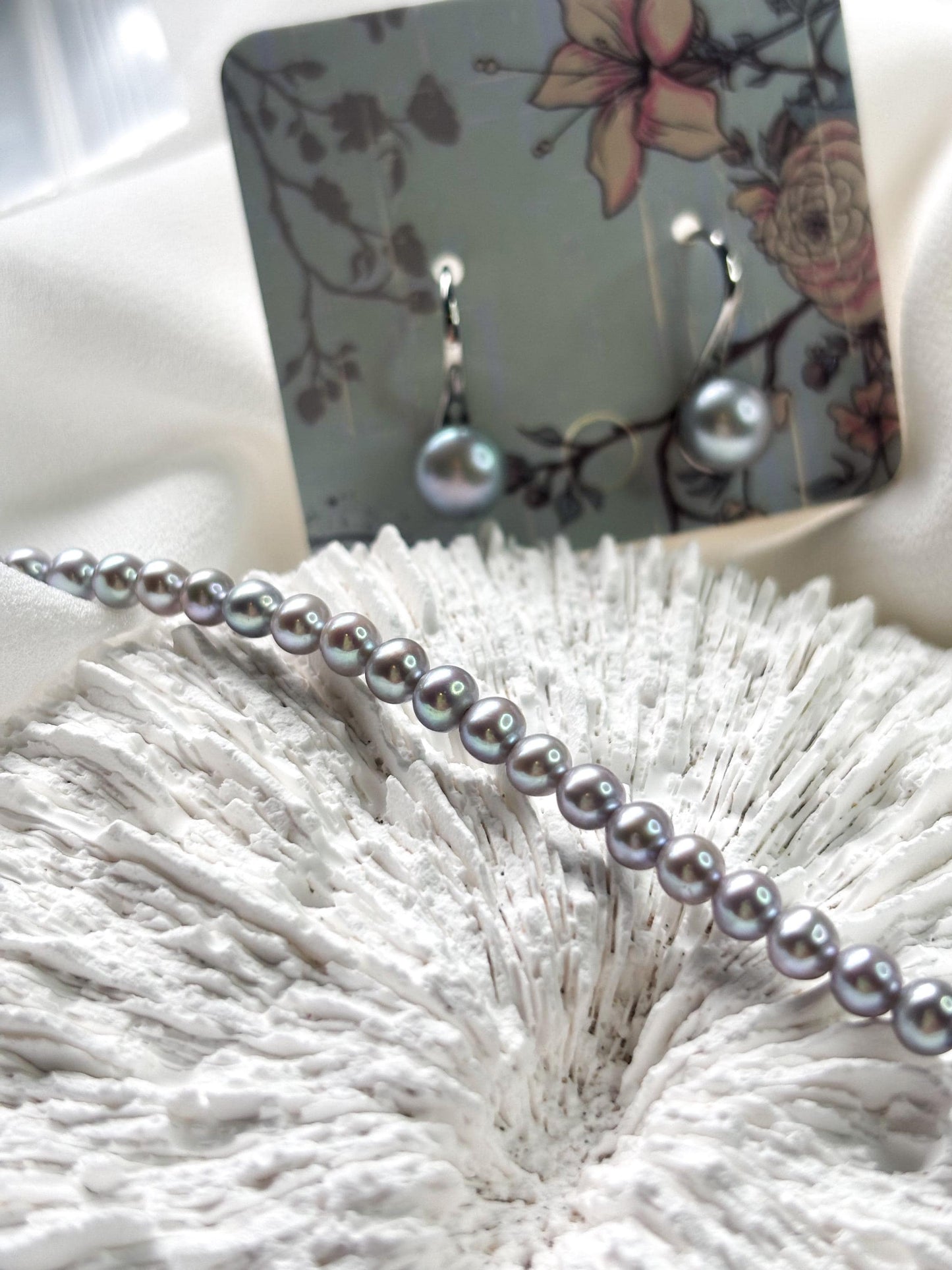Moonlit Mist – Grey Pearl Necklace & Earrings Set – A Gift of Grace and Radiance