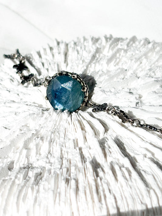 Starlit Echo – Vintage Blue Kyanite Bracelet