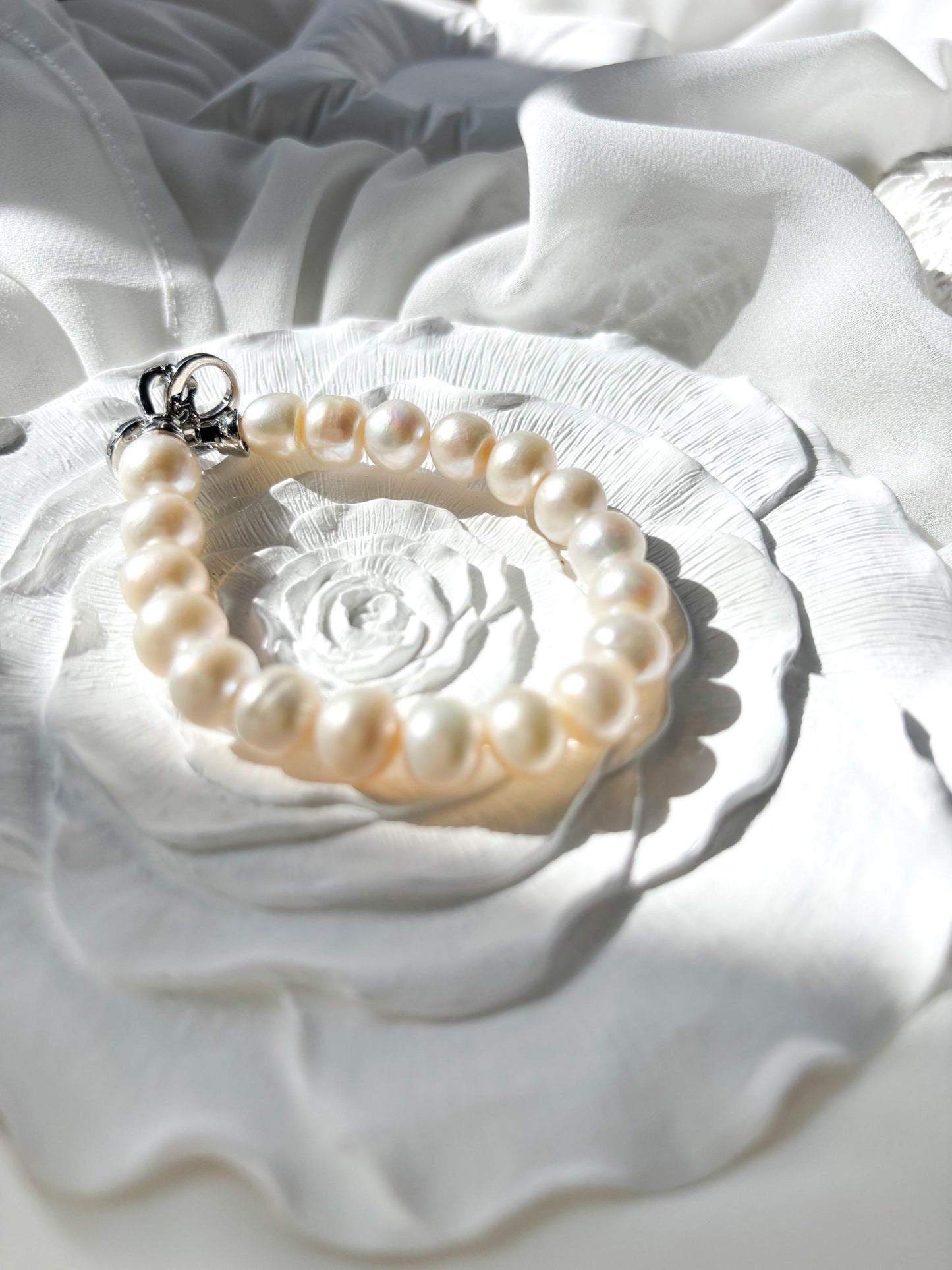 Moonlit Grace – White Freshwater Pearl Bracelet