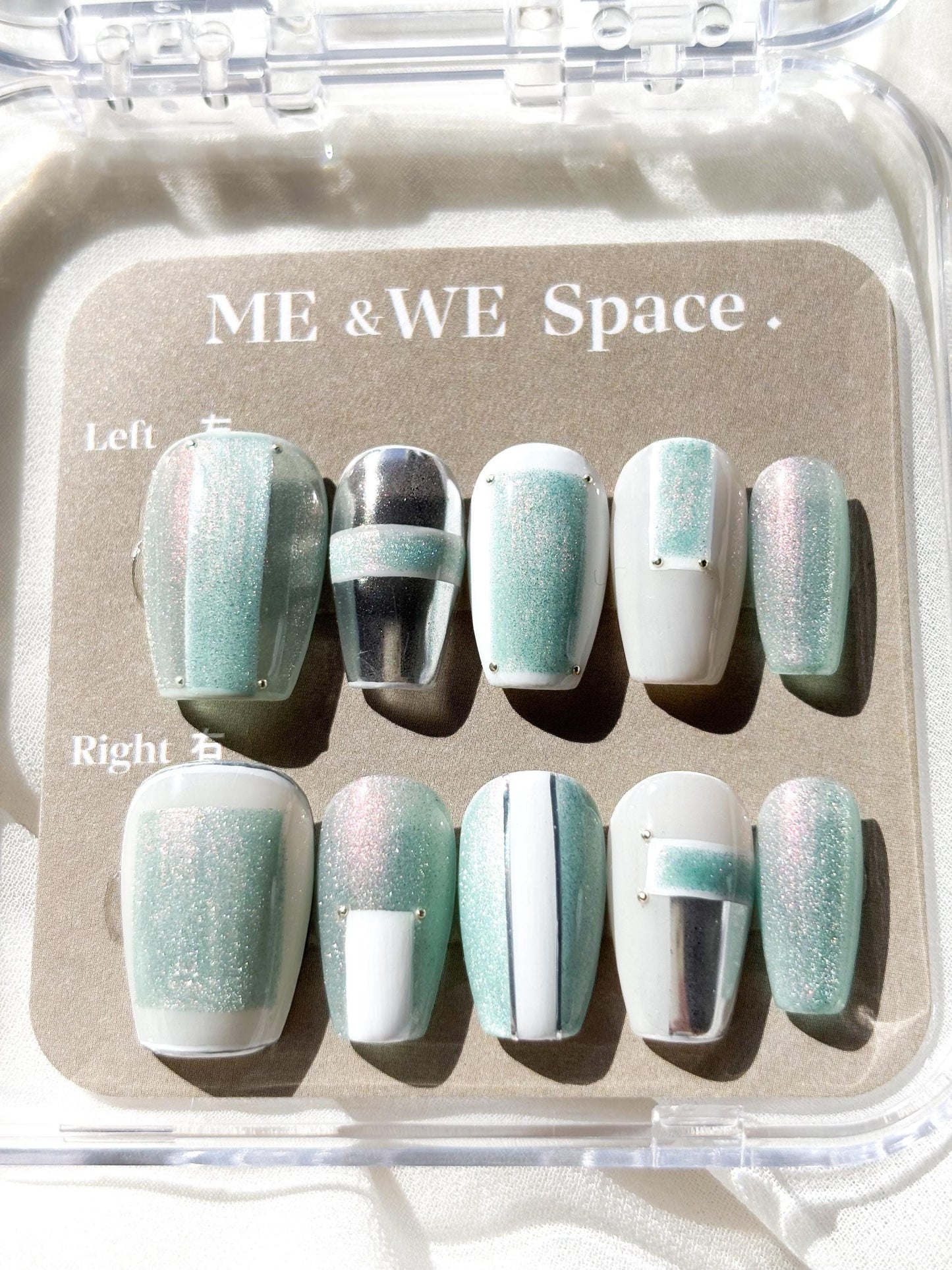 Mint in the photo frame press-on nail (Short Coffin)