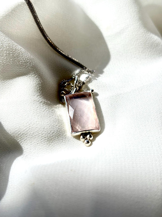 Rosé Key – Rose Quartz Antique Pendant Necklace