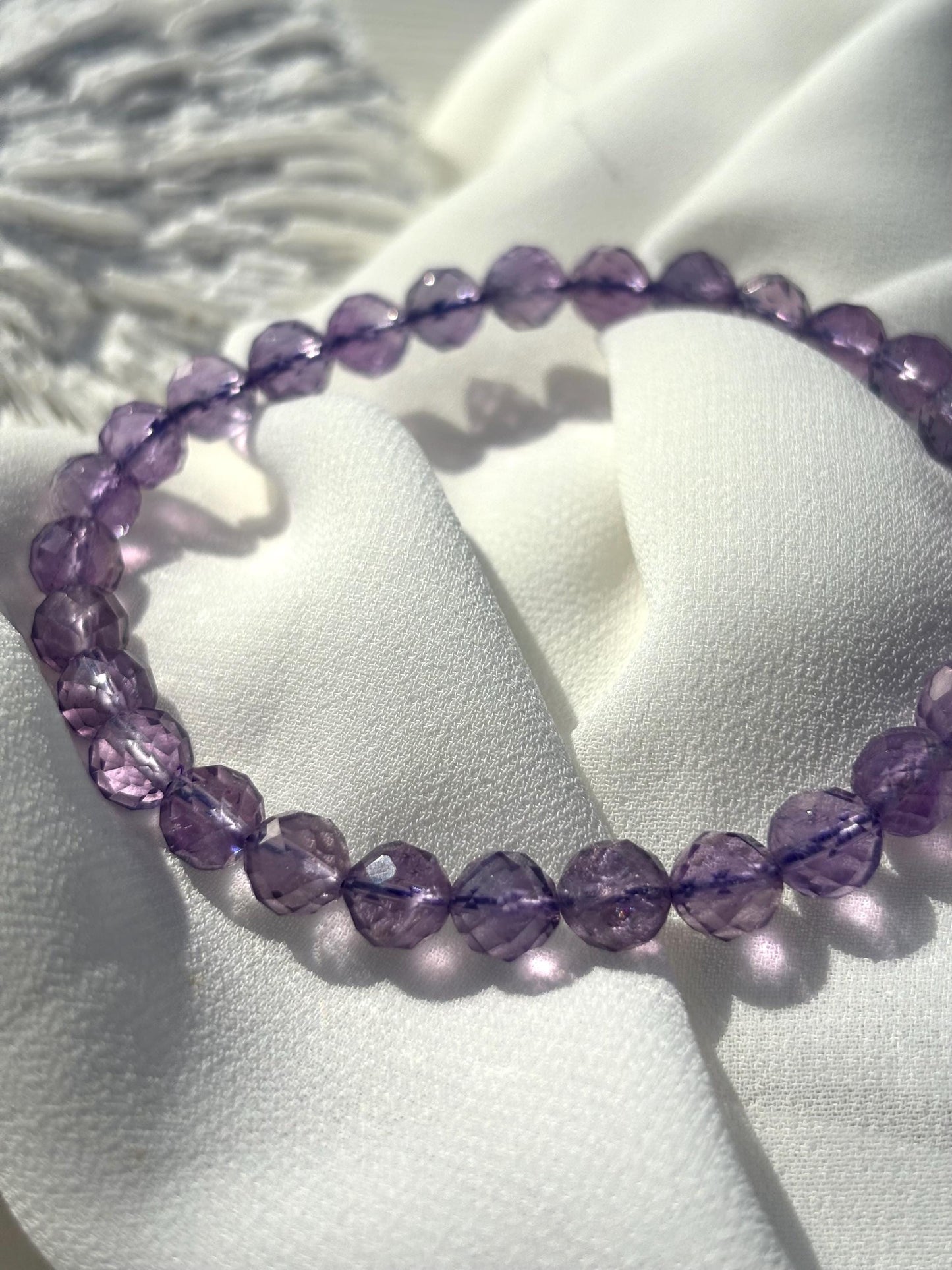Purple Gleam – Faceted Amethyst Glow Bracelet