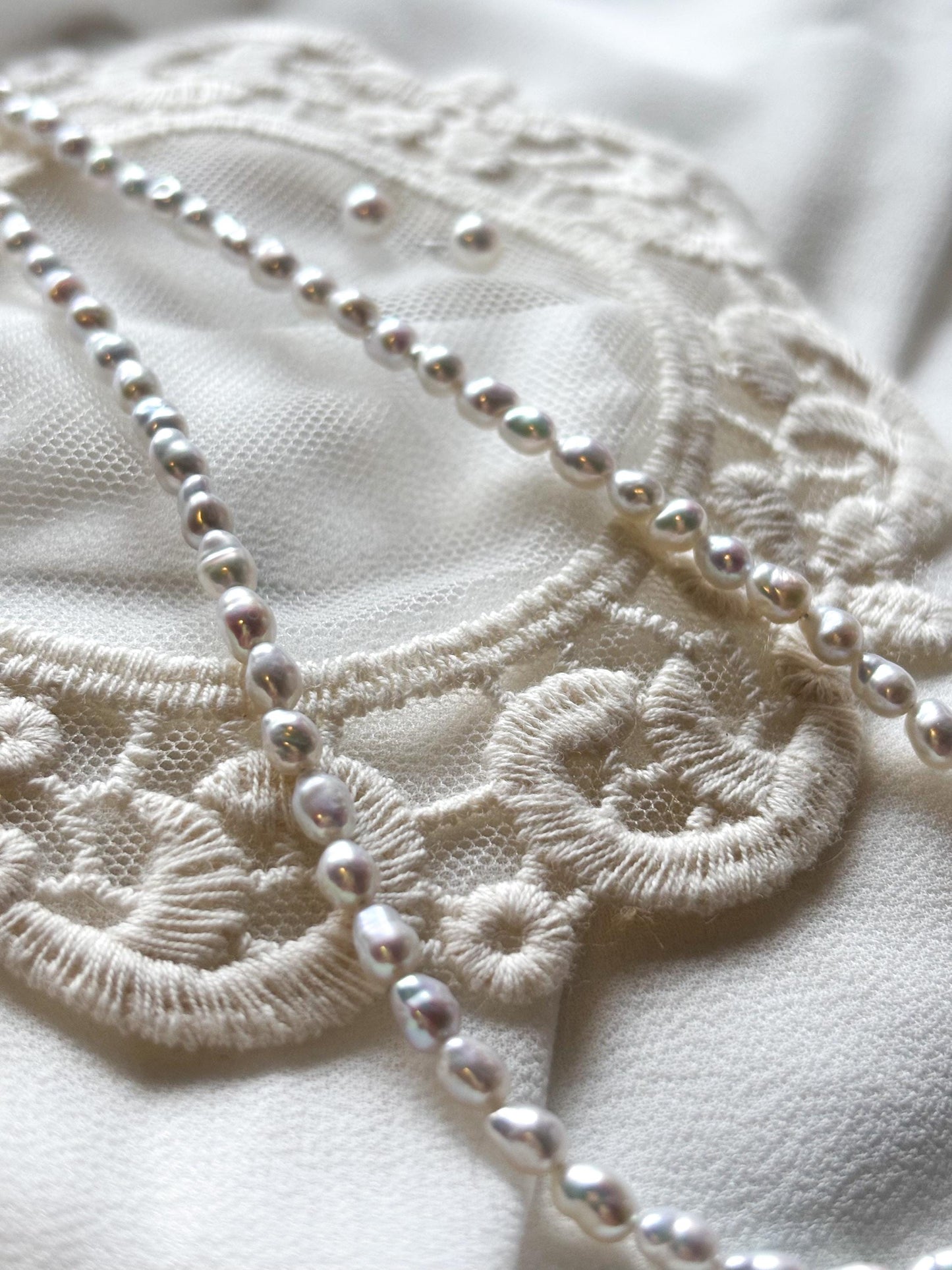 A Delicate Tribute to Unwavering Love – Freshwater Pearl Necklace & Stud Earrings Set