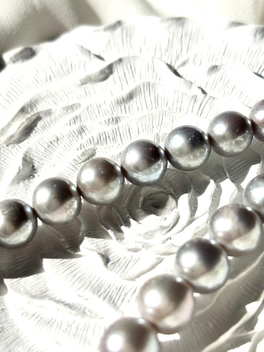 Moonmist Whisper – Silver Grey Pearl Necklace