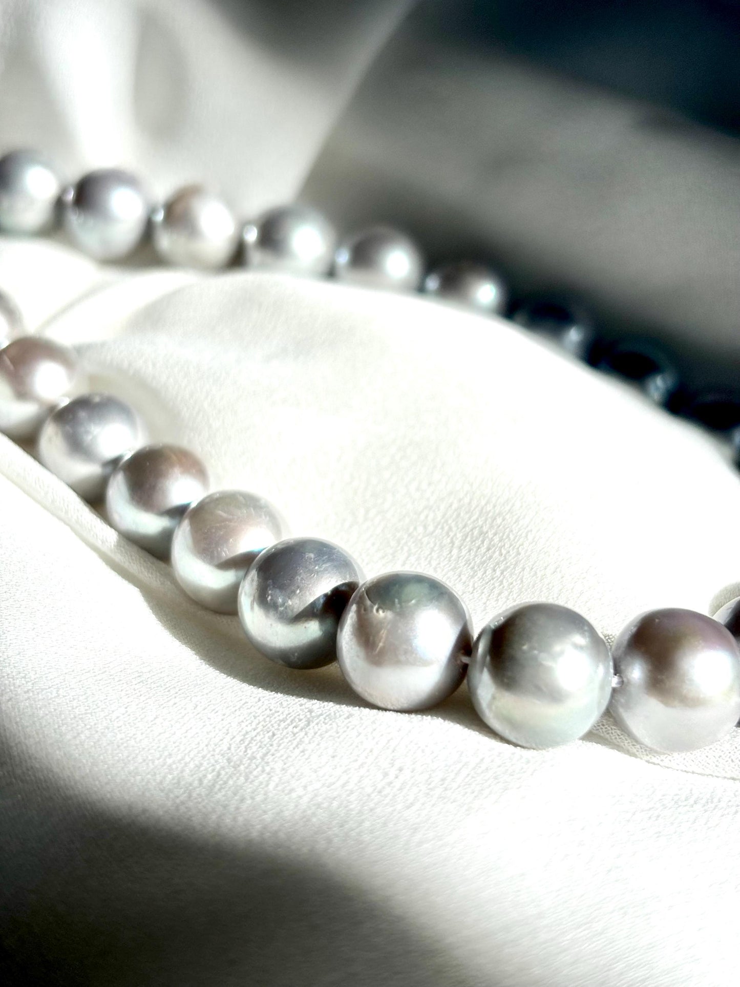 Moonmist Whisper – Silver Grey Pearl Necklace