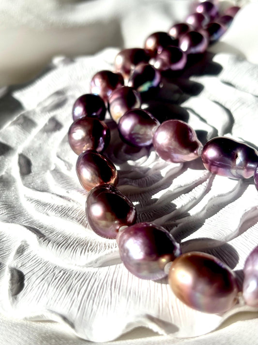 Dusk Peony – Baroque Teardrop Pearl Necklace