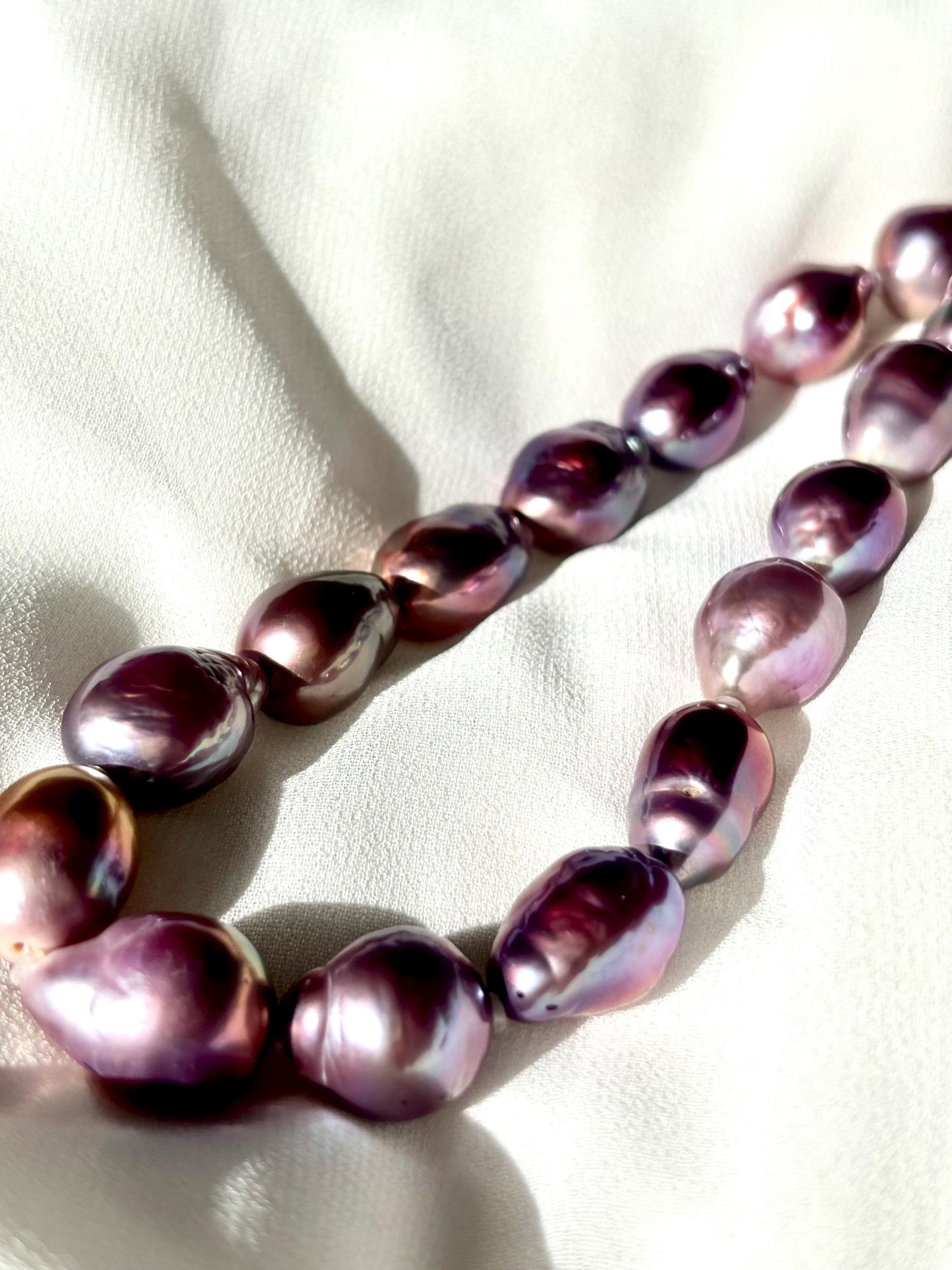 Dusk Peony – Baroque Teardrop Pearl Necklace