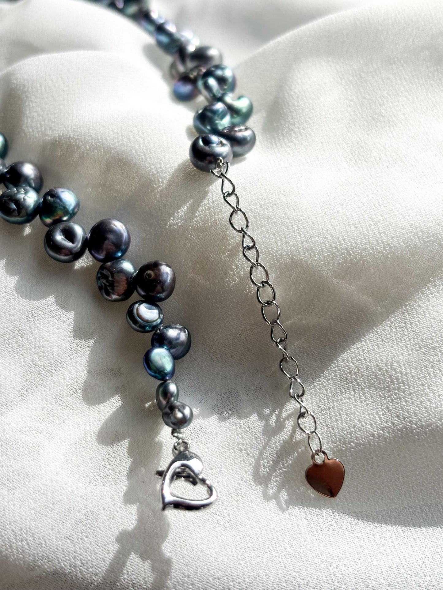 Silver Wreath – Irregular Smoky Dark Silver Pearl Necklace