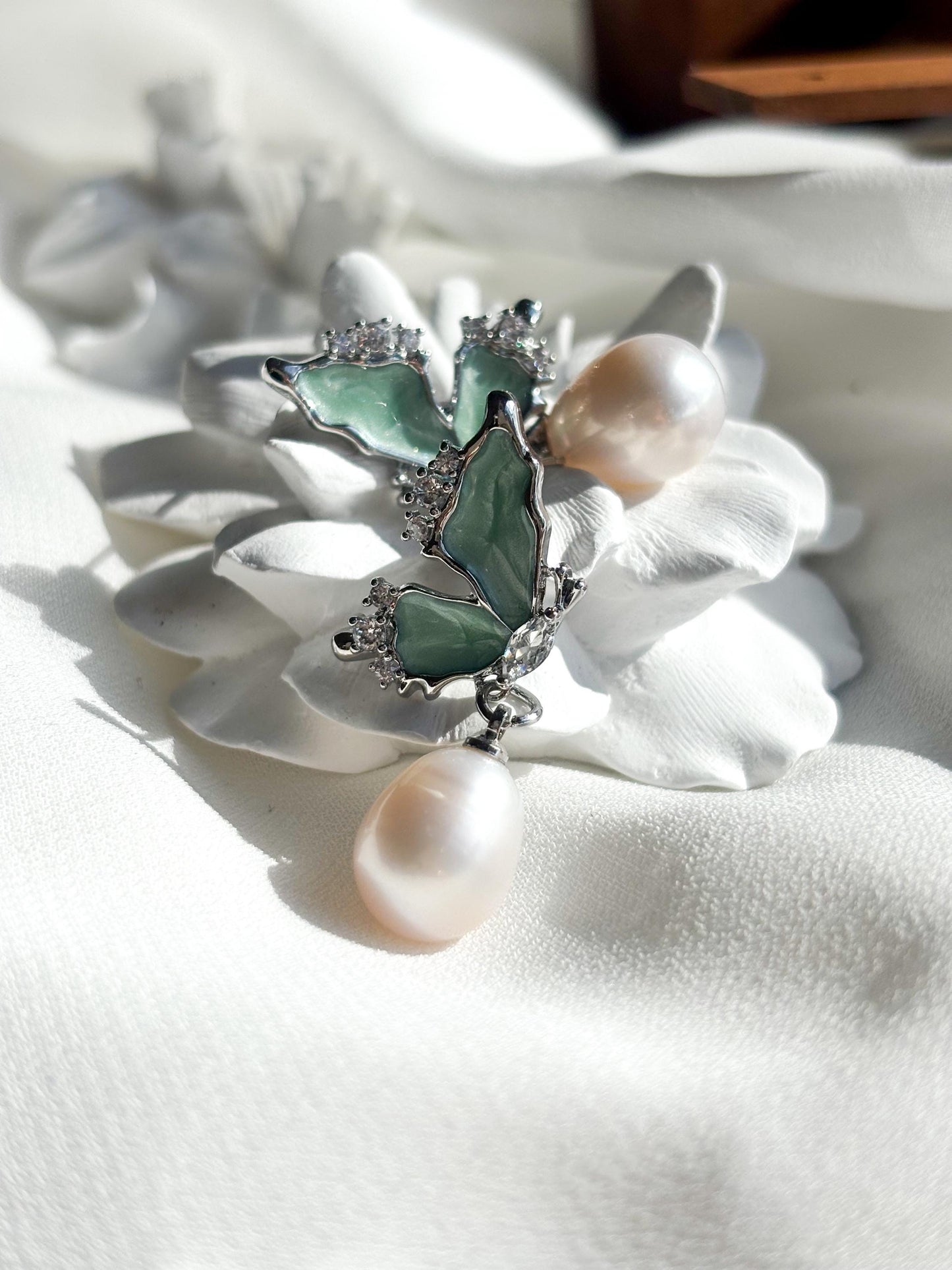 Whispers of Spring – Teardrop Pearl & Butterfly Earrings