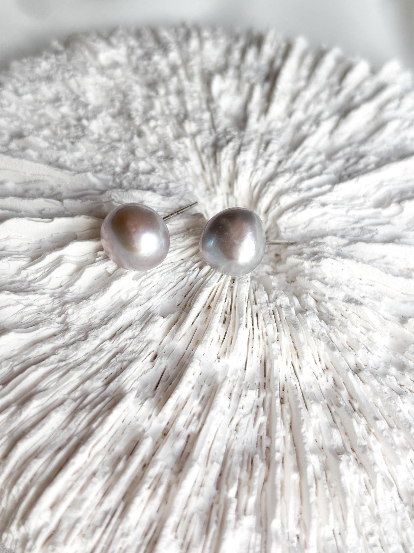 Moonlit Alloy – Iridescent Silver-Grey Gemstone Earrings