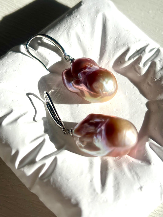 Tidal Bloom – Fishtail Baroque Pearl Earrings