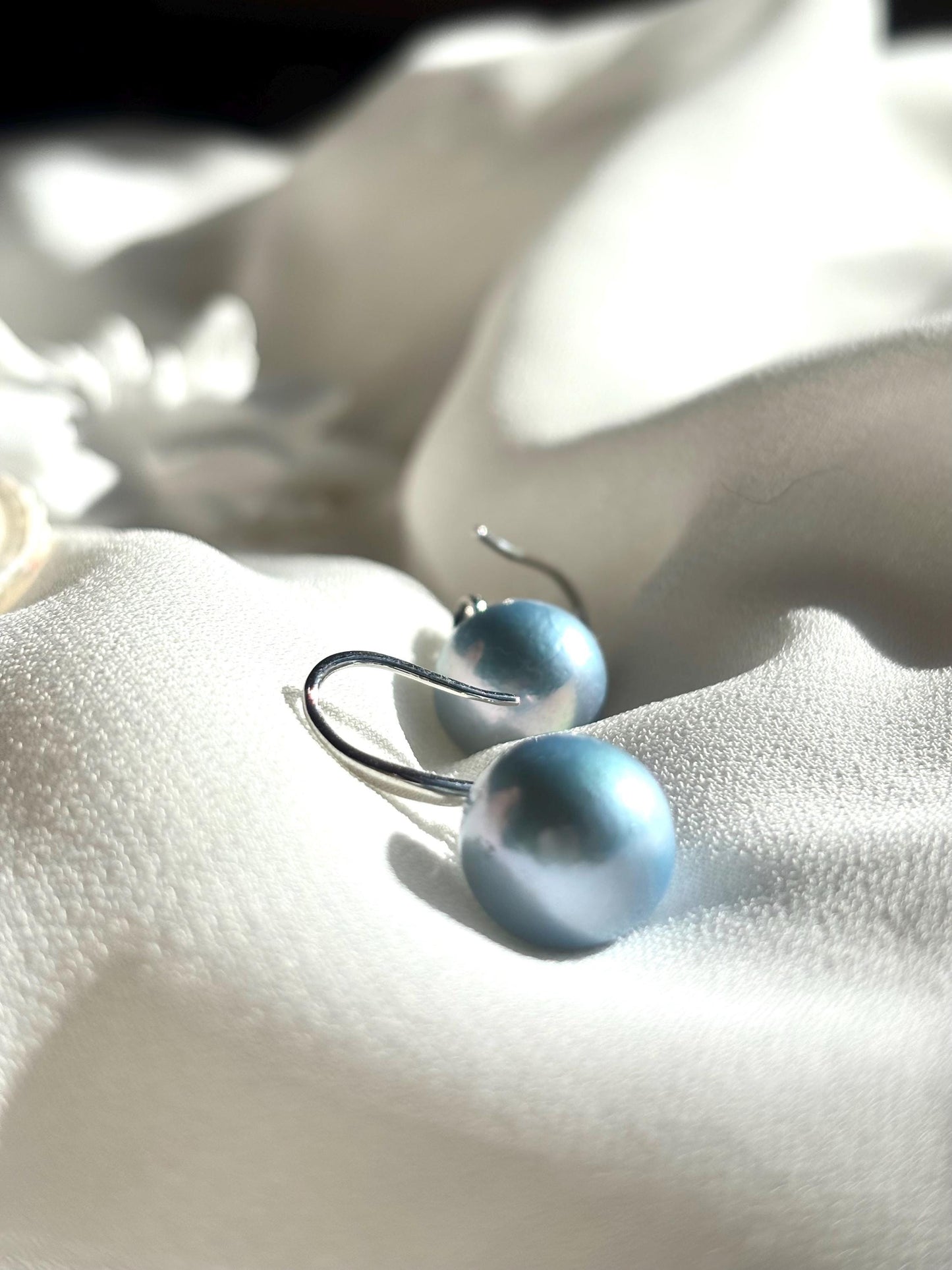 Ocean Haze – Blue Baroque Pearl Dangle Earrings
