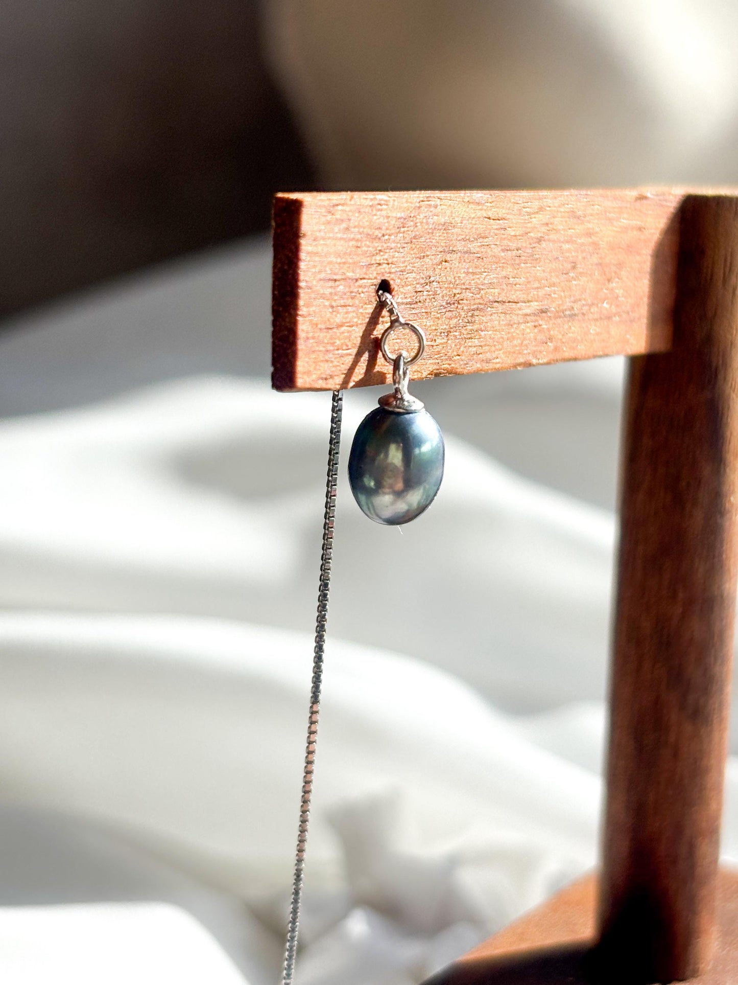 Tahitian Elegance – Adjustable Threader Pearl Earrings