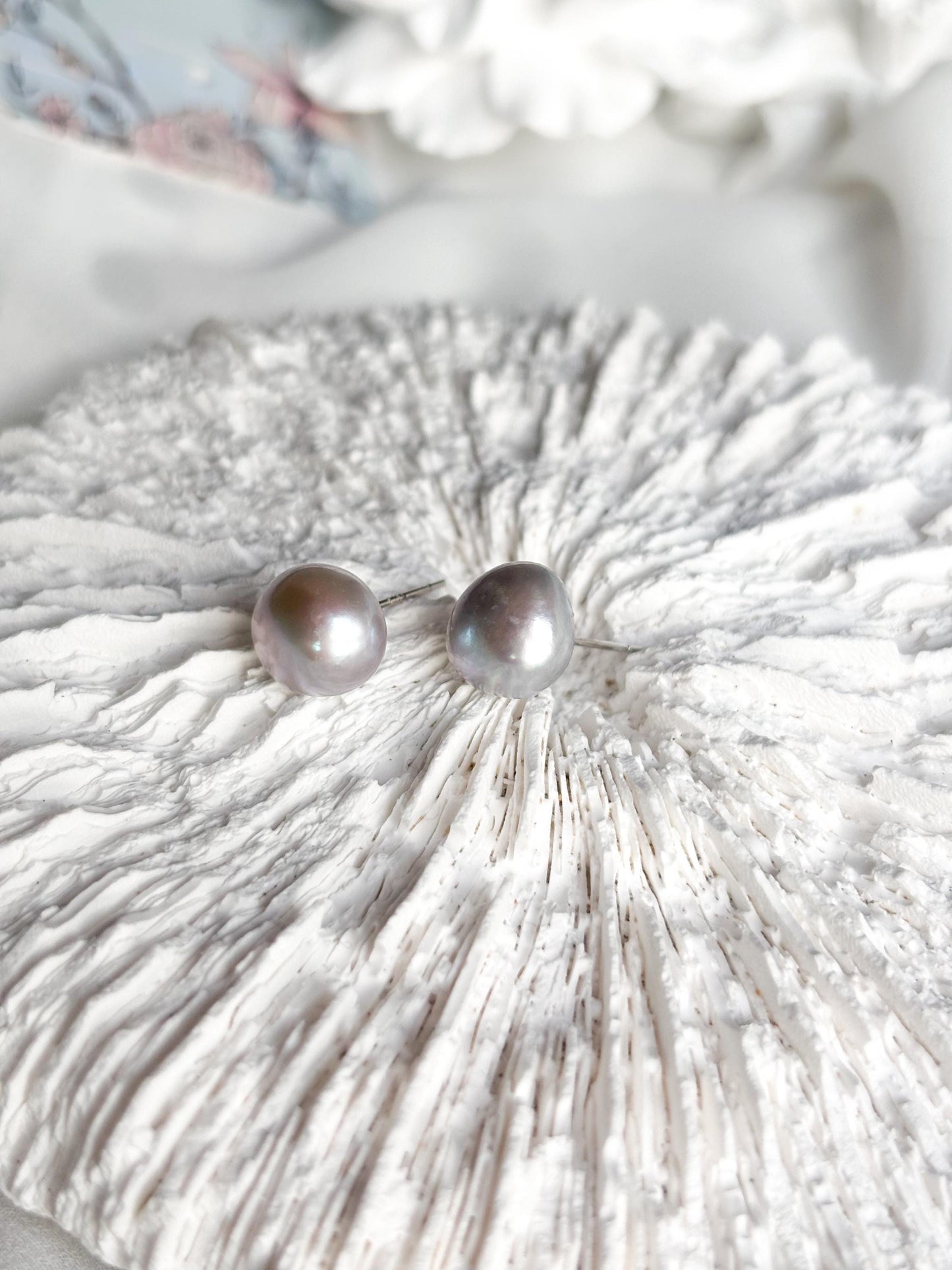 Moonlit Alloy – Iridescent Silver-Grey Gemstone Earrings